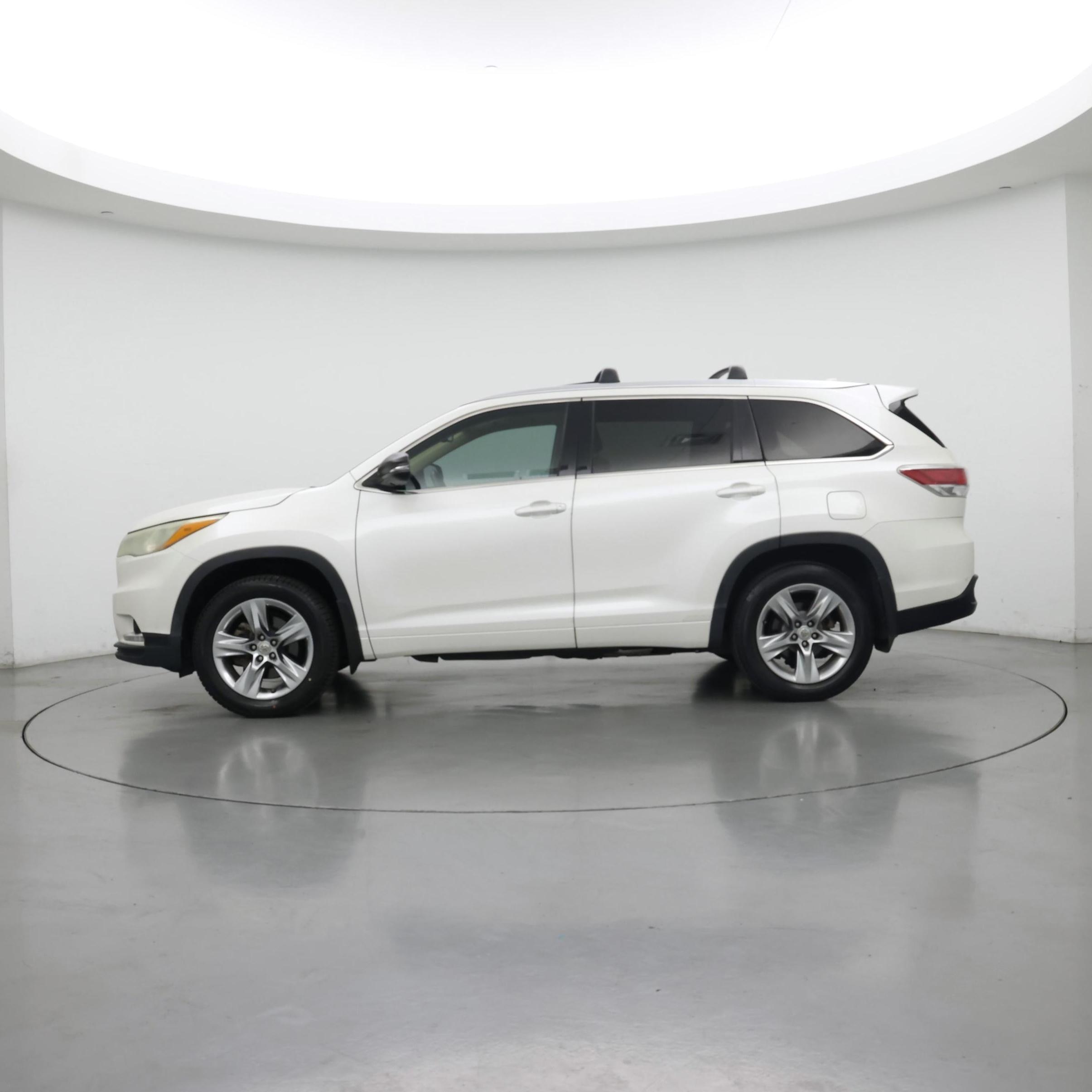 Thumbnail: 2015 Toyota Highlander - 3