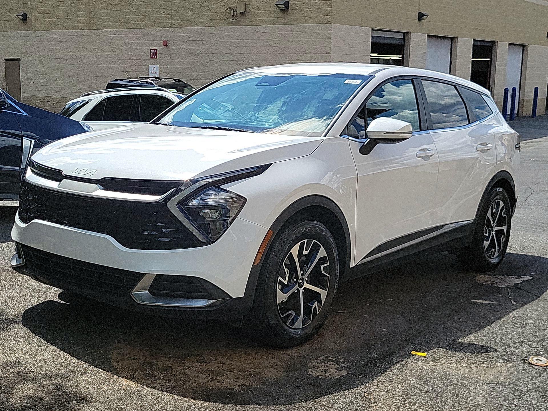 Thumbnail: 2023 Kia Sportage - 3