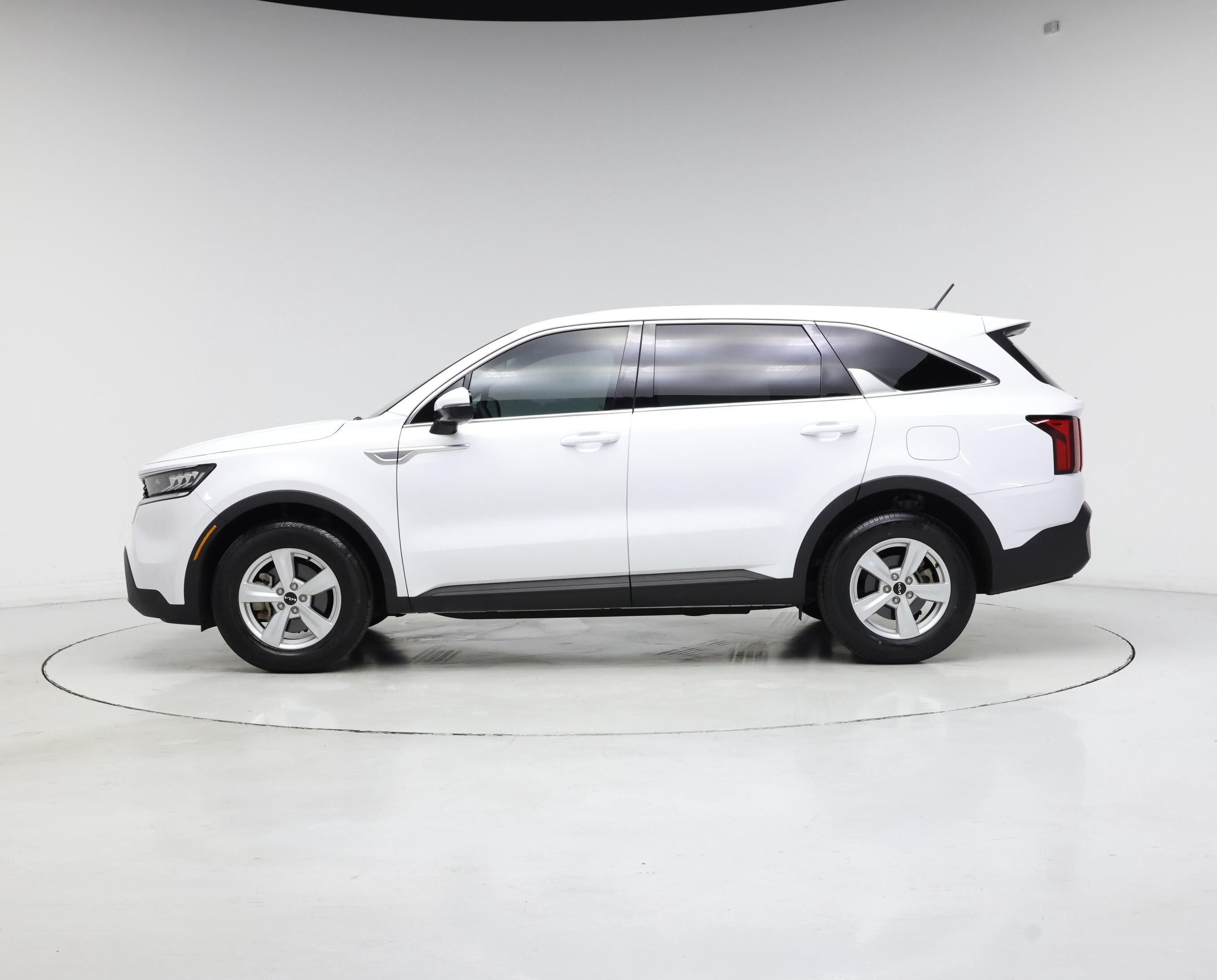 Thumbnail: 2023 Kia Sorento - 3