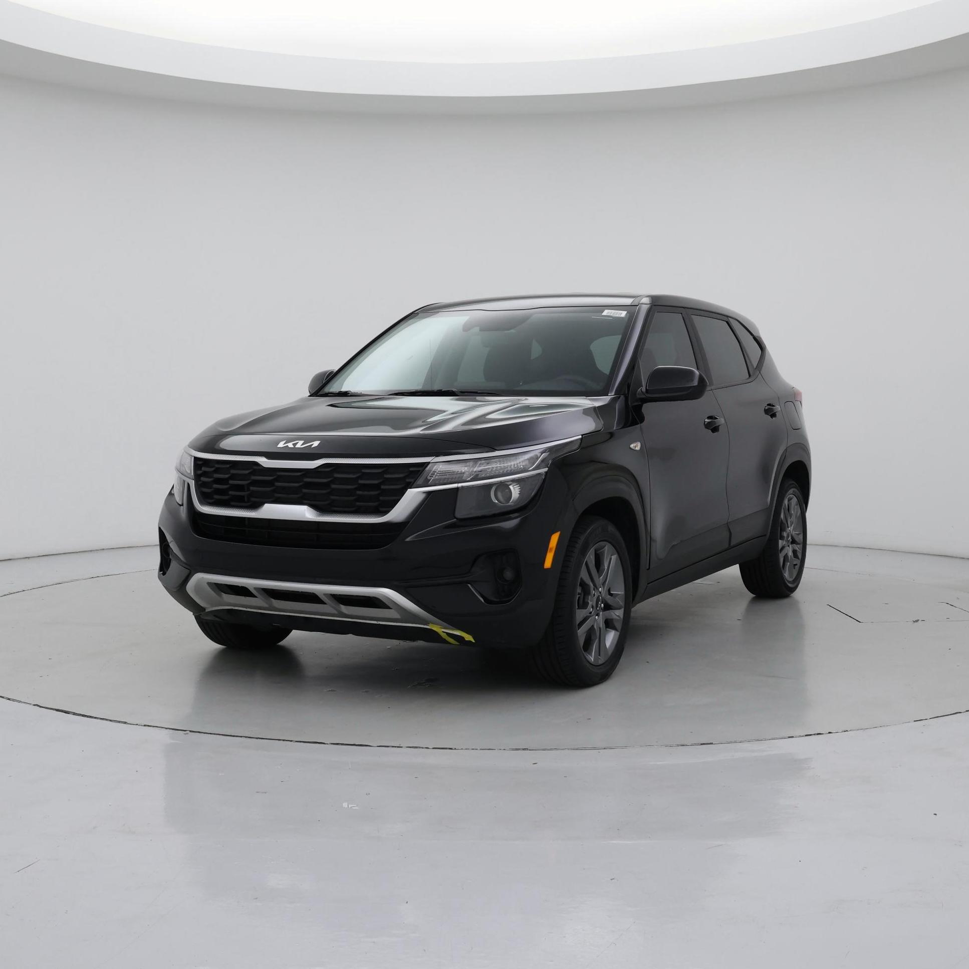 Thumbnail: 2023 Kia Seltos - 4