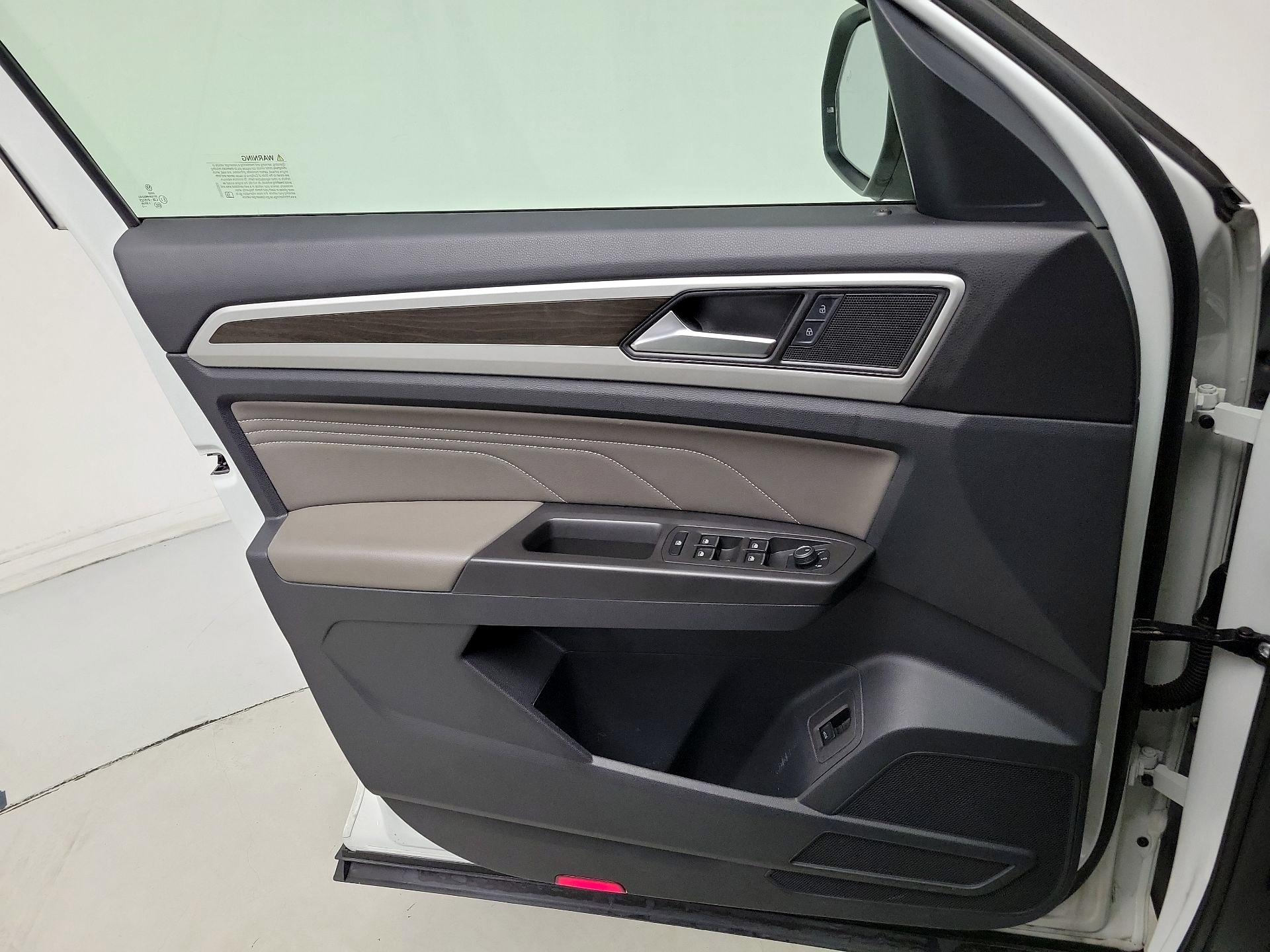 Thumbnail: 2022 Volkswagen Atlas - 12