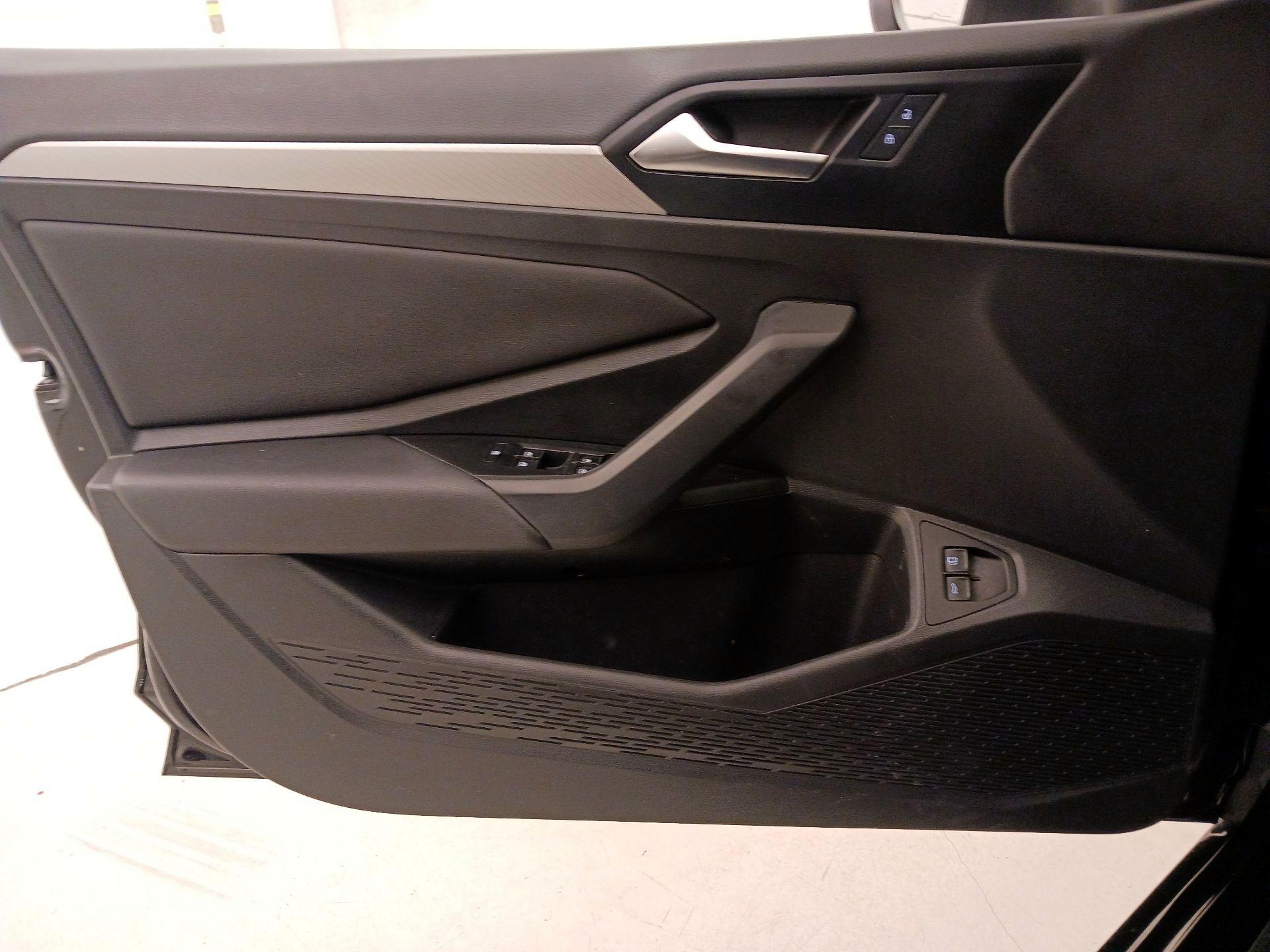 Thumbnail: 2021 Volkswagen Jetta - 12