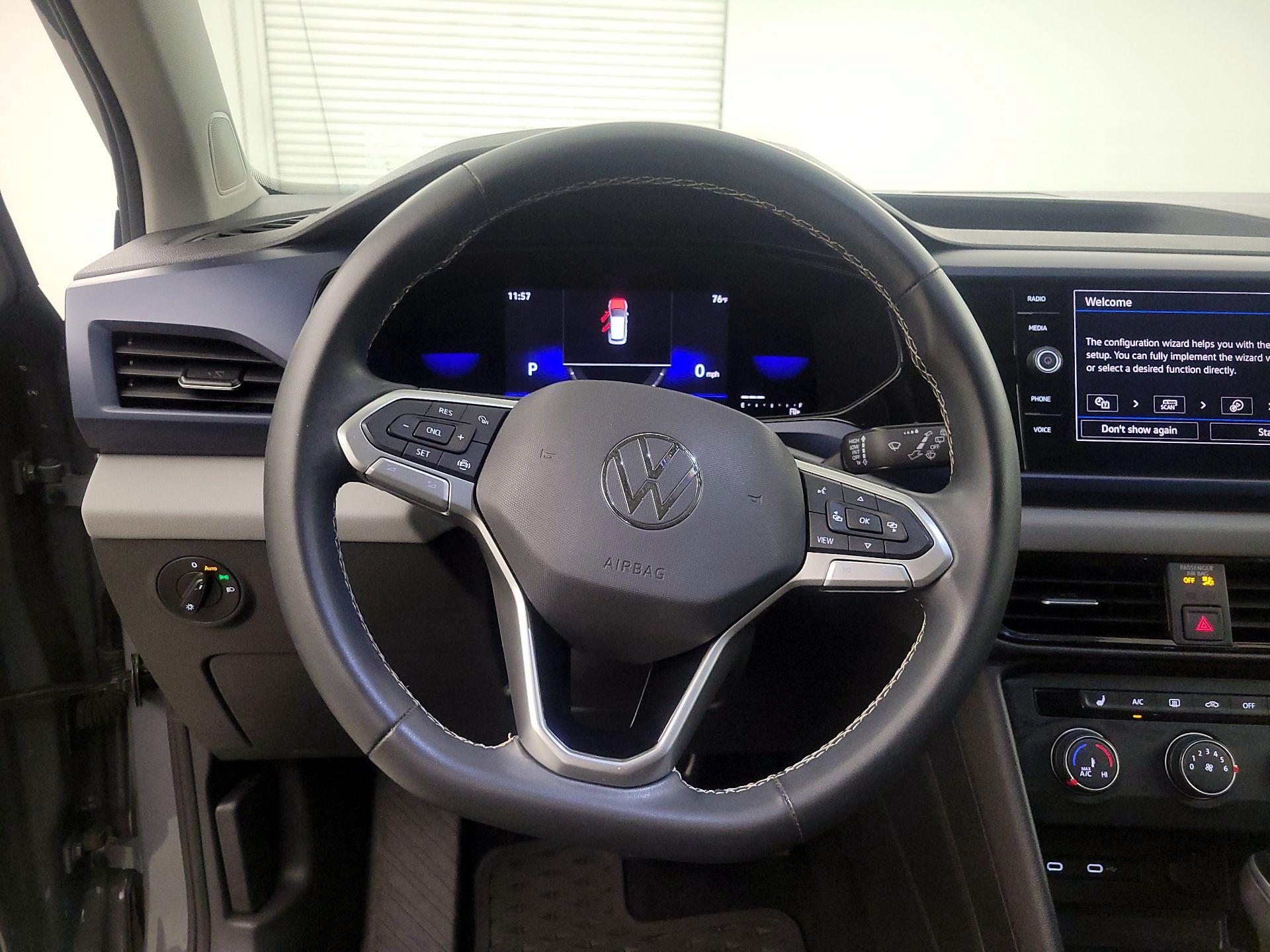 Thumbnail: 2022 Volkswagen Taos - 10