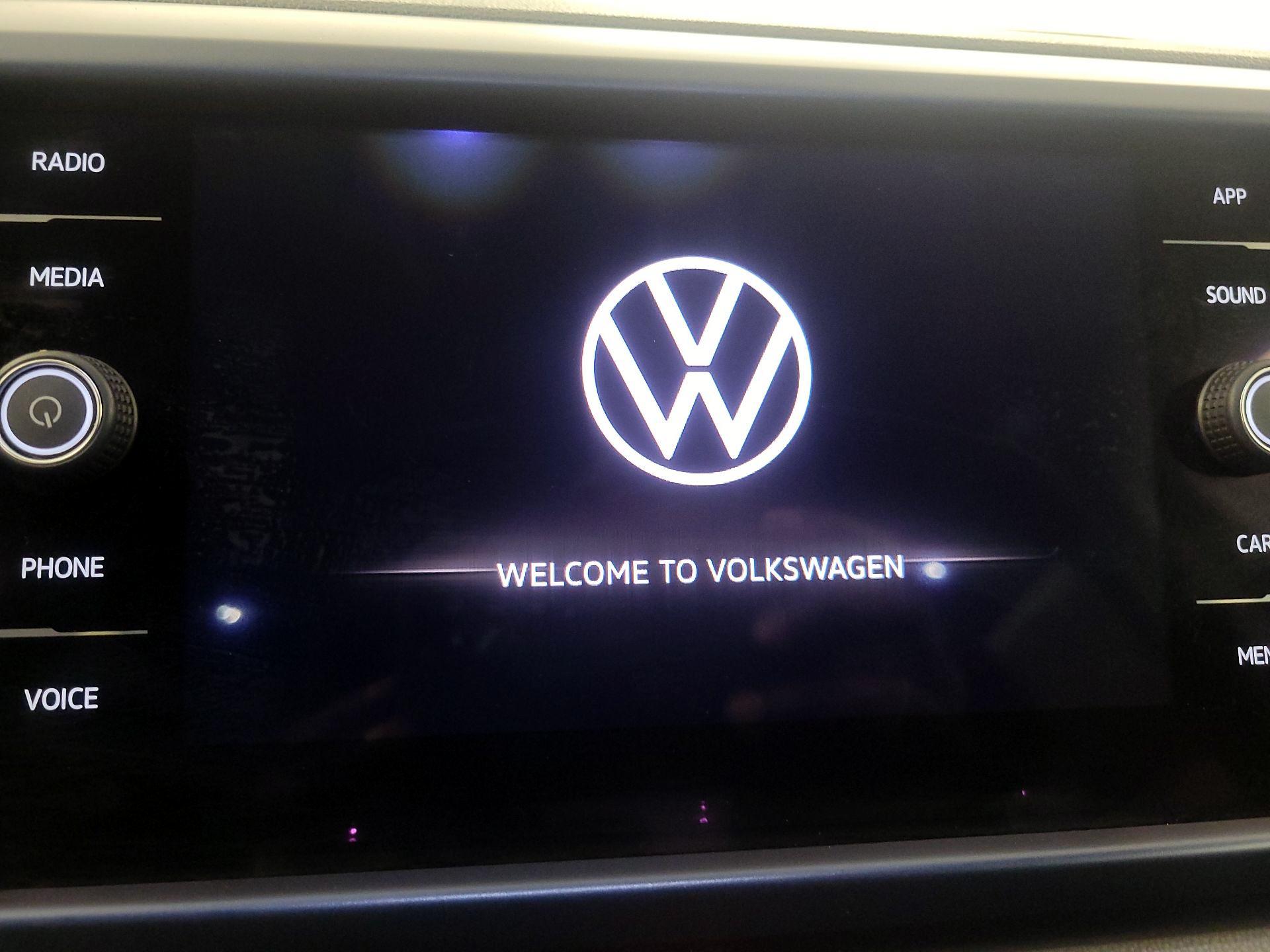 Thumbnail: 2022 Volkswagen Taos - 15