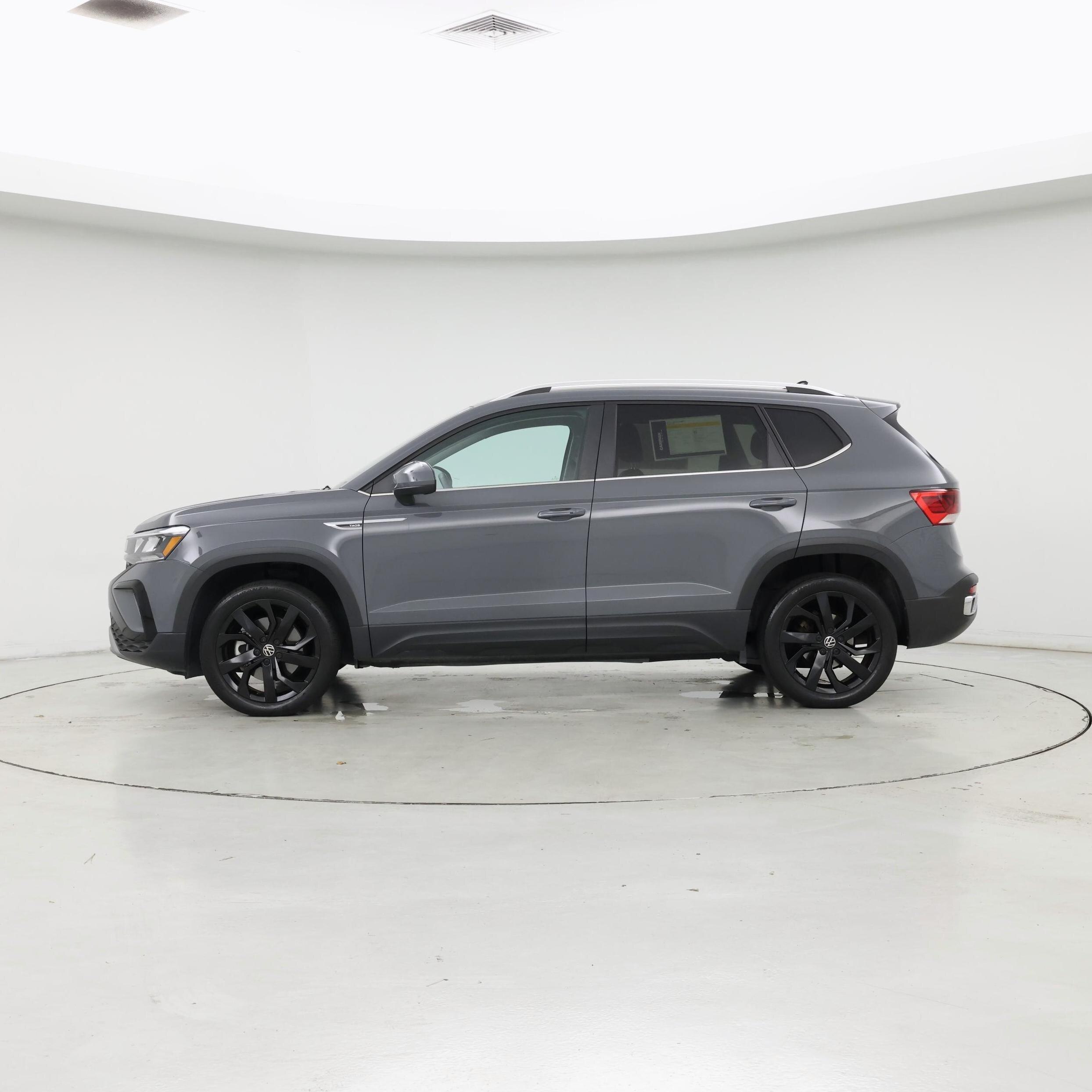 Thumbnail: 2022 Volkswagen Taos - 3