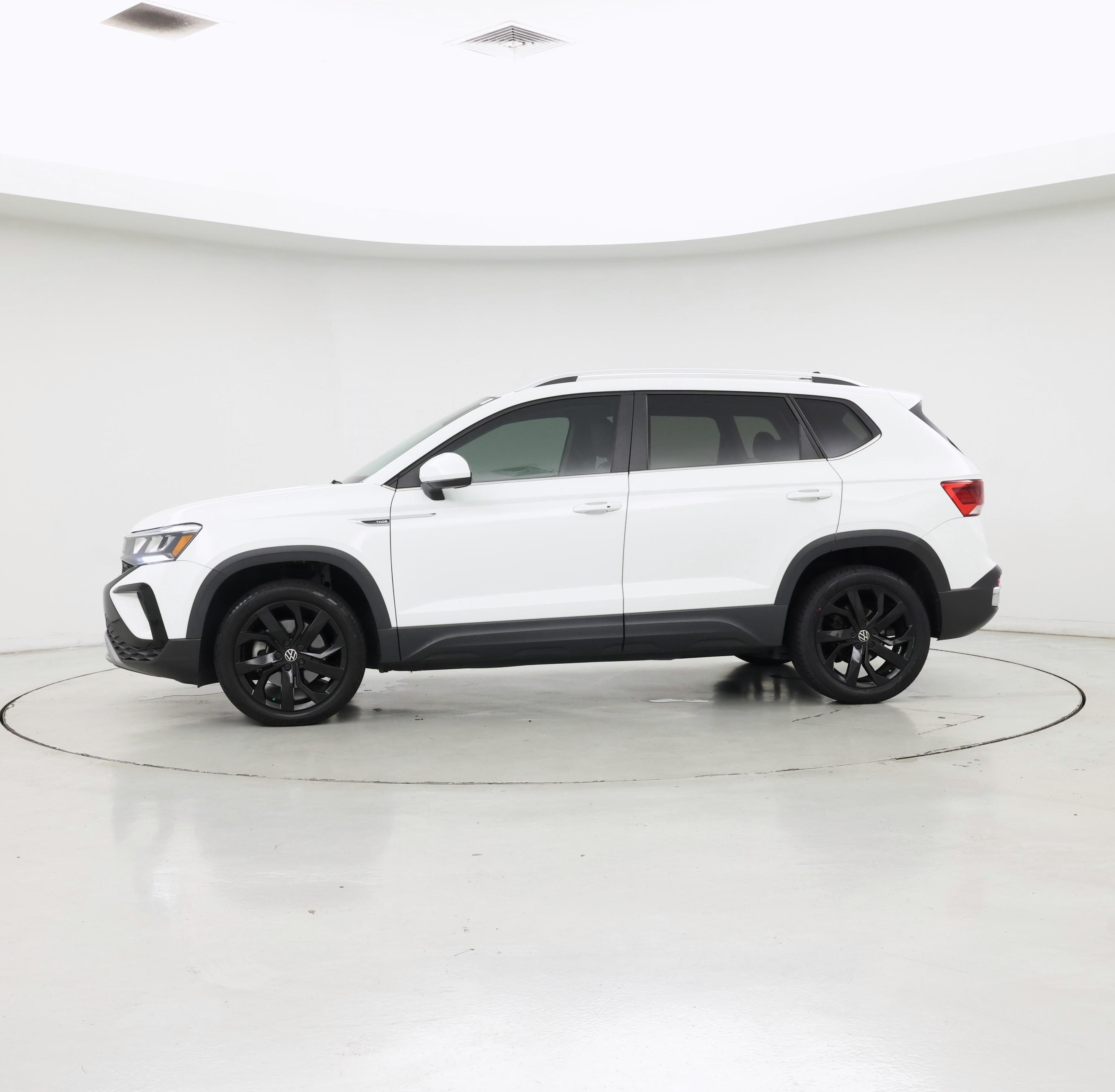 Thumbnail: 2022 Volkswagen Taos - 3