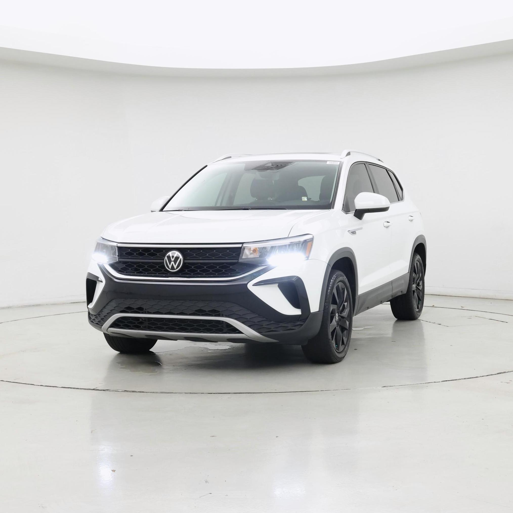 Thumbnail: 2022 Volkswagen Taos - 4