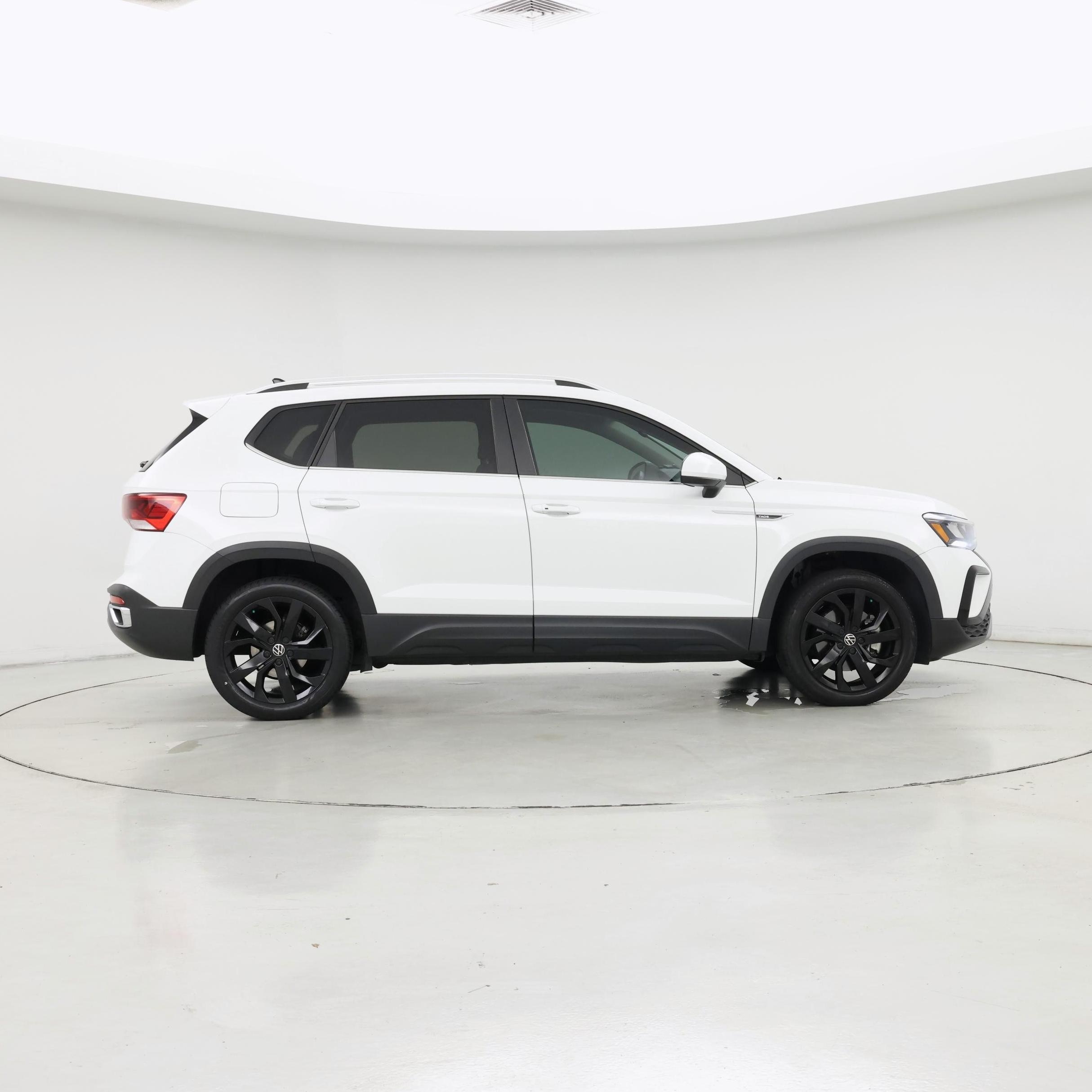 Thumbnail: 2022 Volkswagen Taos - 7