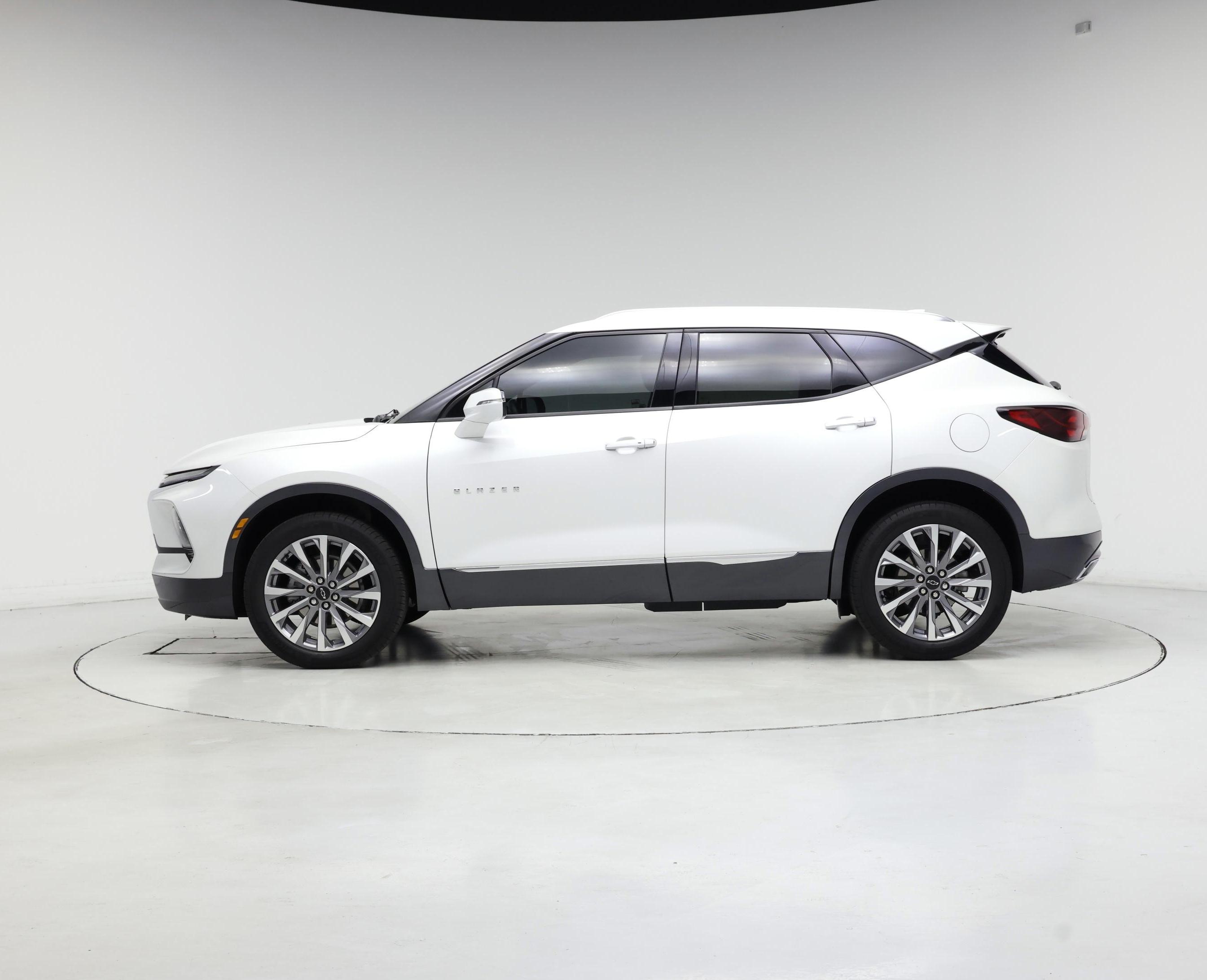Thumbnail: 2023 Chevrolet Blazer - 3