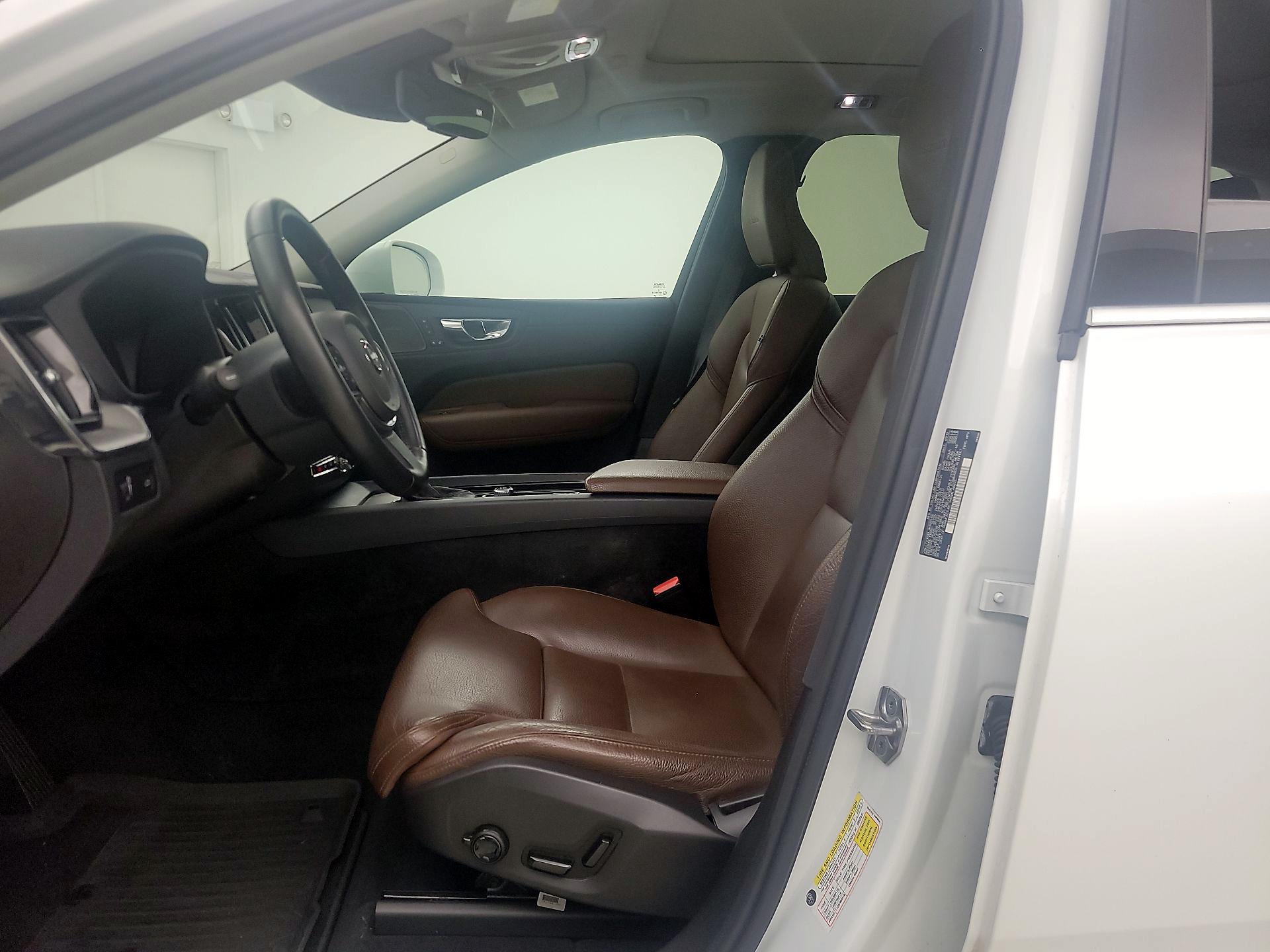Thumbnail: 2019 Volvo XC60 - 11