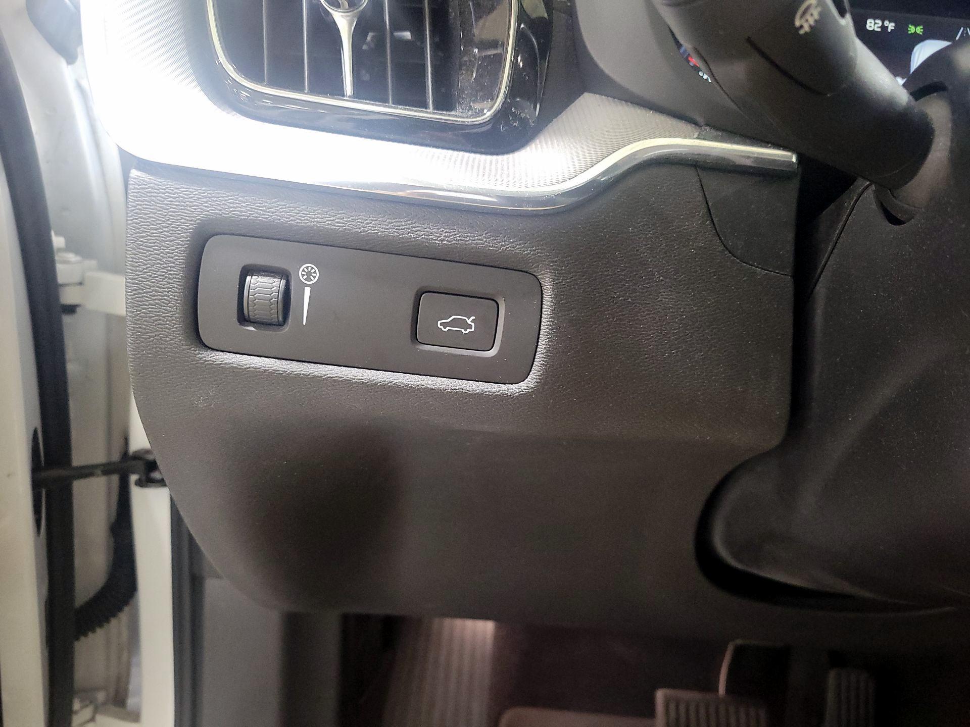 Thumbnail: 2019 Volvo XC60 - 13
