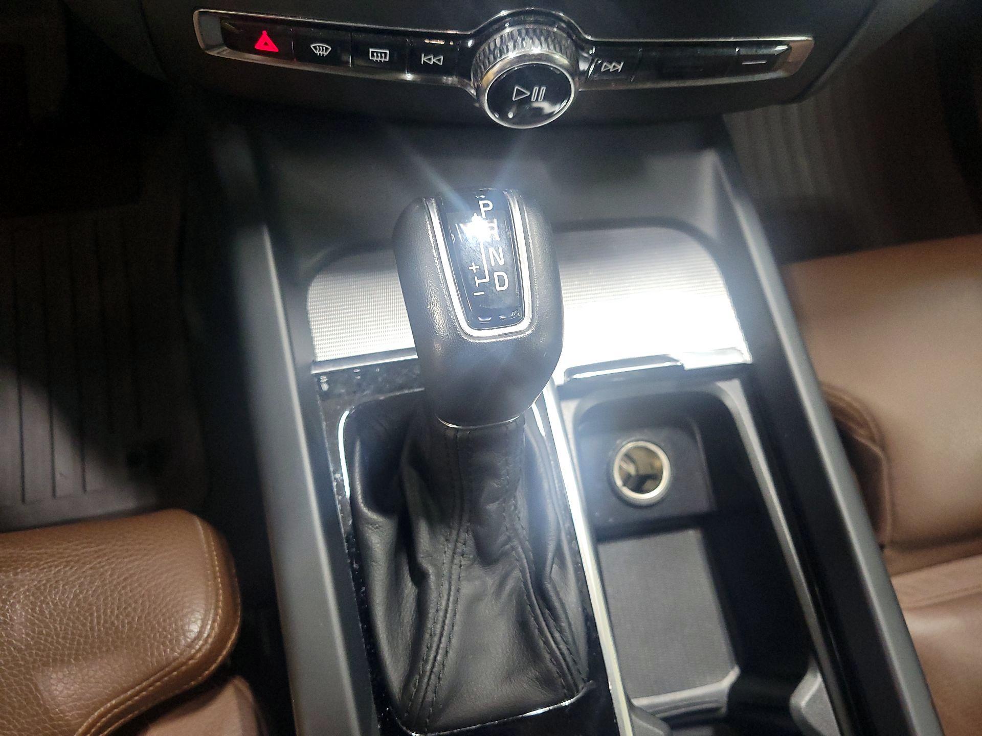 Thumbnail: 2019 Volvo XC60 - 17