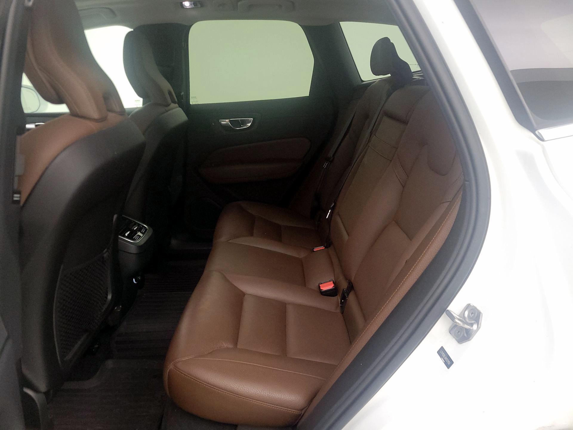 Thumbnail: 2019 Volvo XC60 - 20