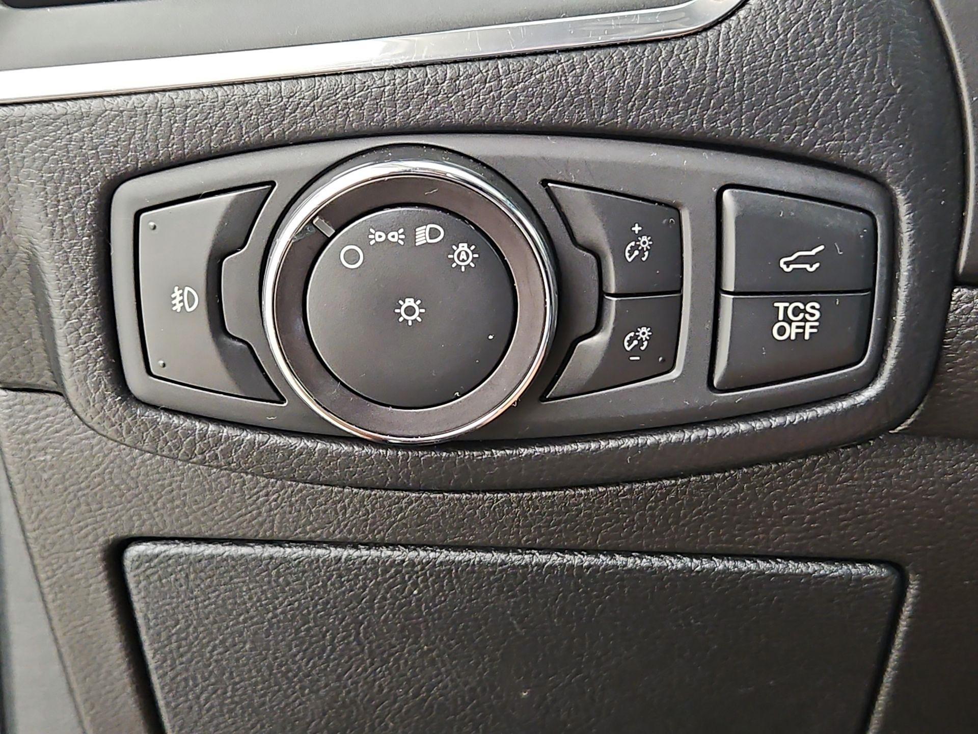 Thumbnail: 2019 Ford Edge - 13
