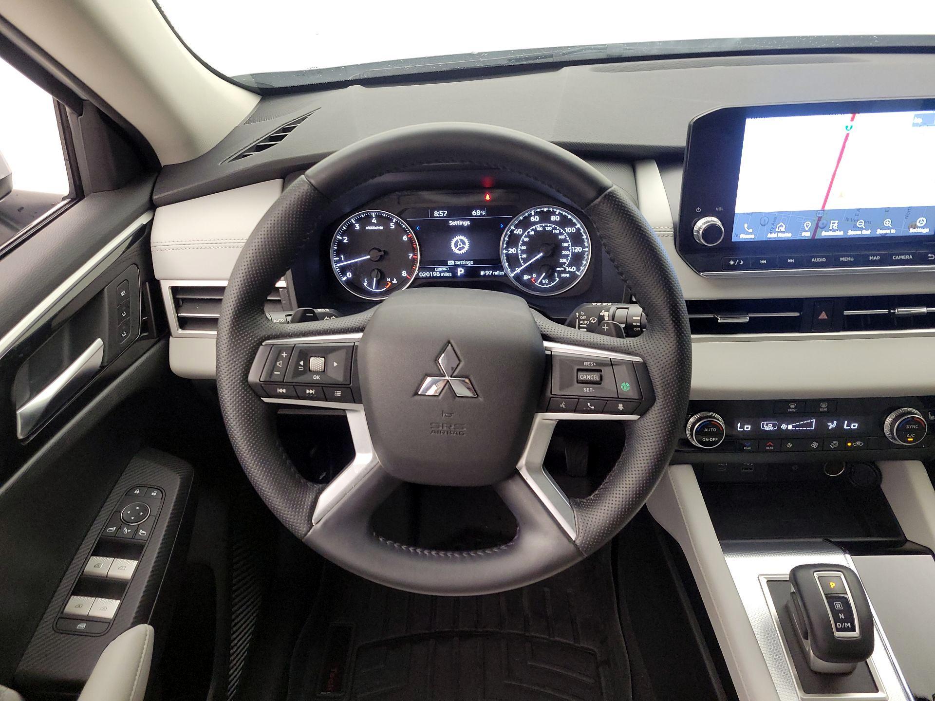 Thumbnail: 2022 Mitsubishi Outlander - 10