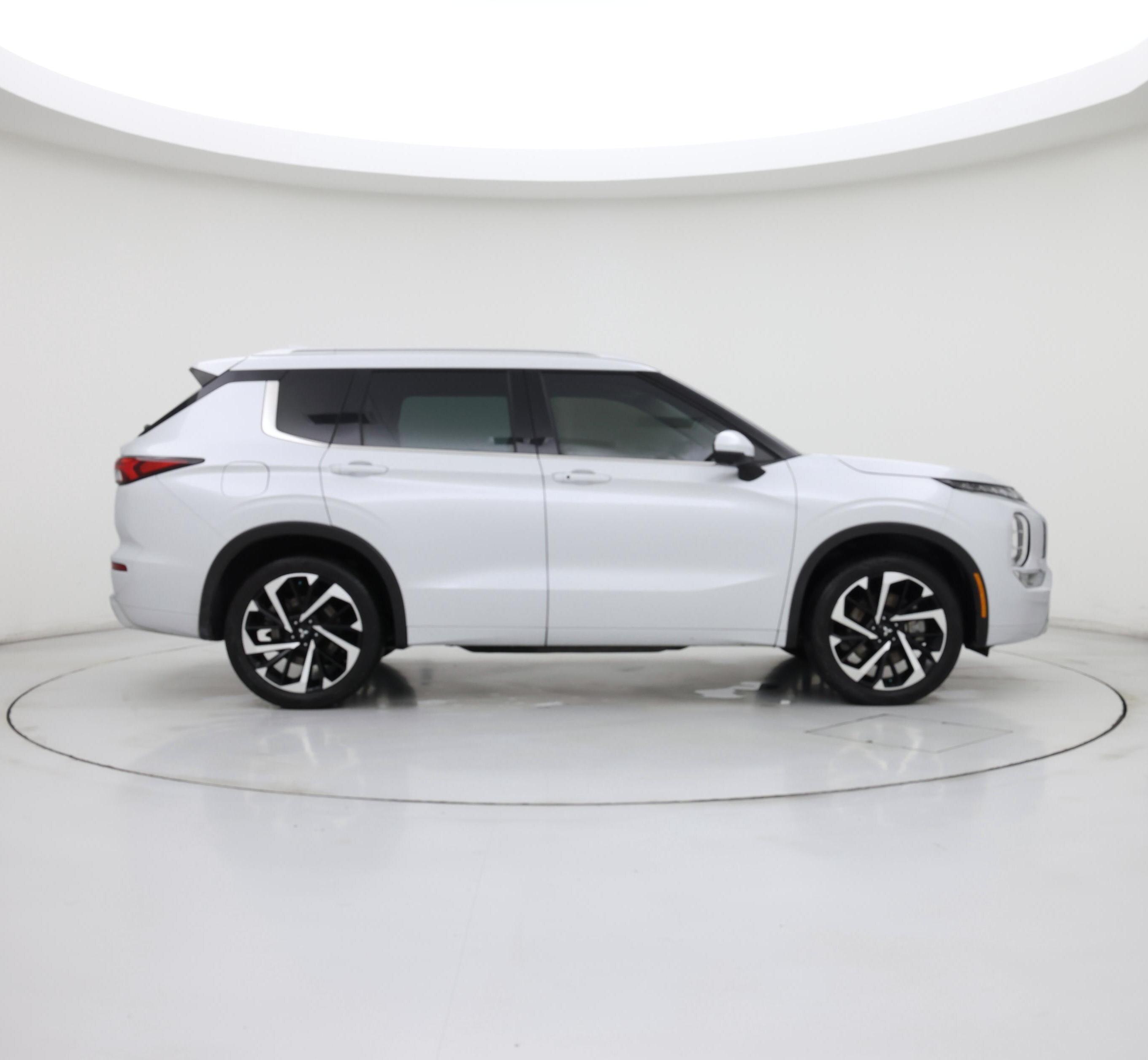 Thumbnail: 2022 Mitsubishi Outlander - 7
