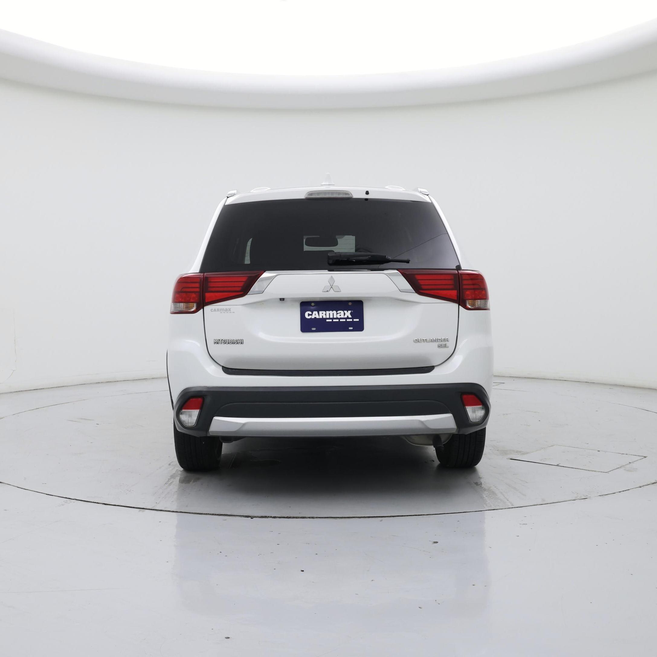 Thumbnail: 2017 Mitsubishi Outlander - 6