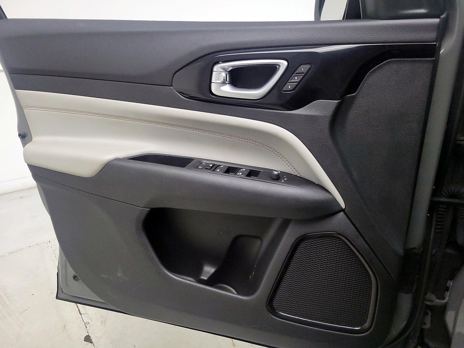 Thumbnail: 2022 Jeep Compass - 12