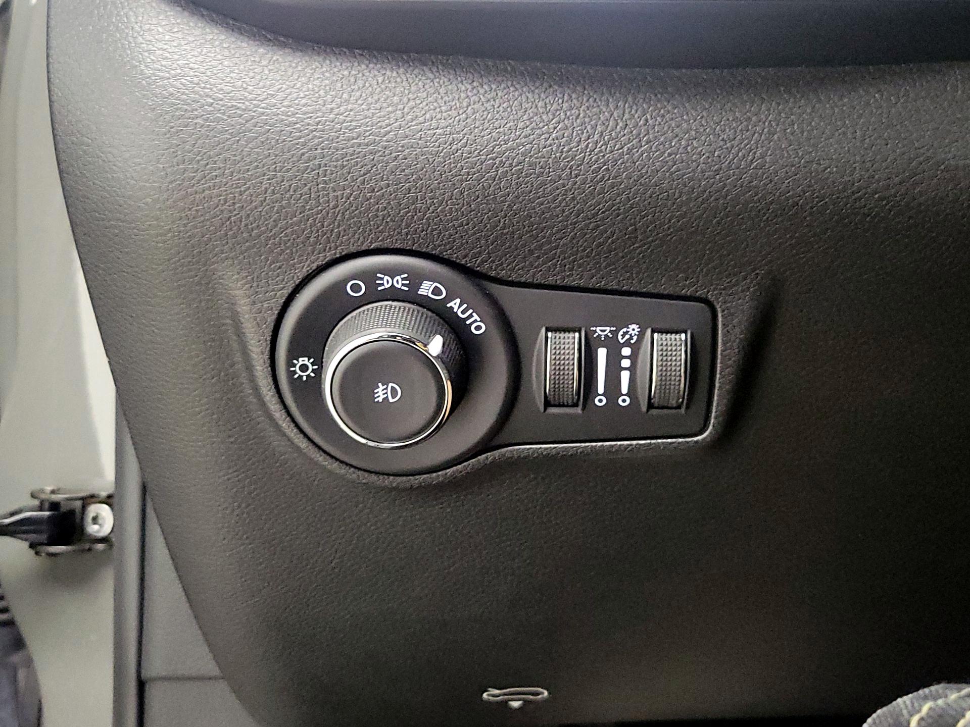 Thumbnail: 2022 Jeep Compass - 13