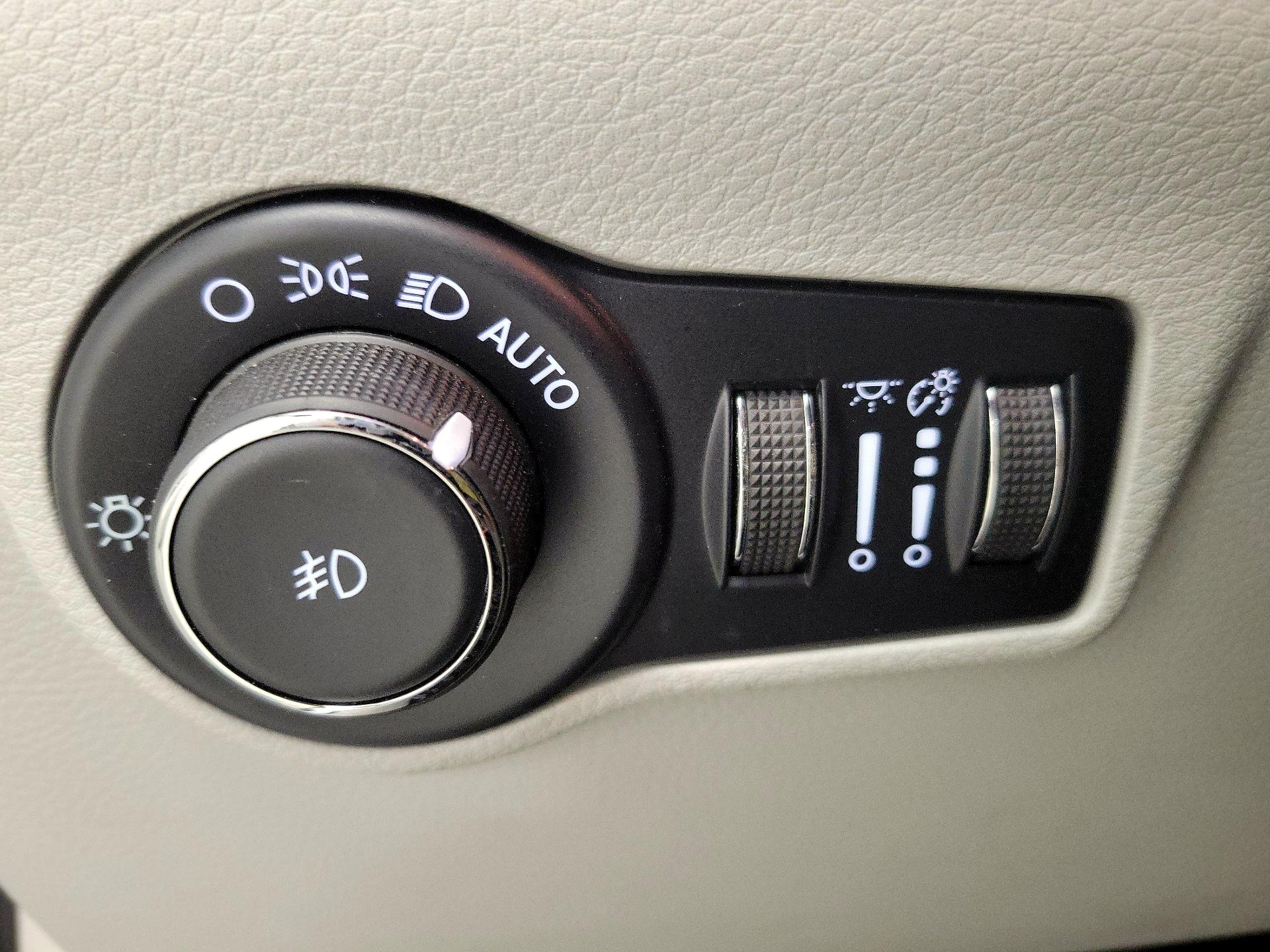 Thumbnail: 2022 Jeep Compass - 13