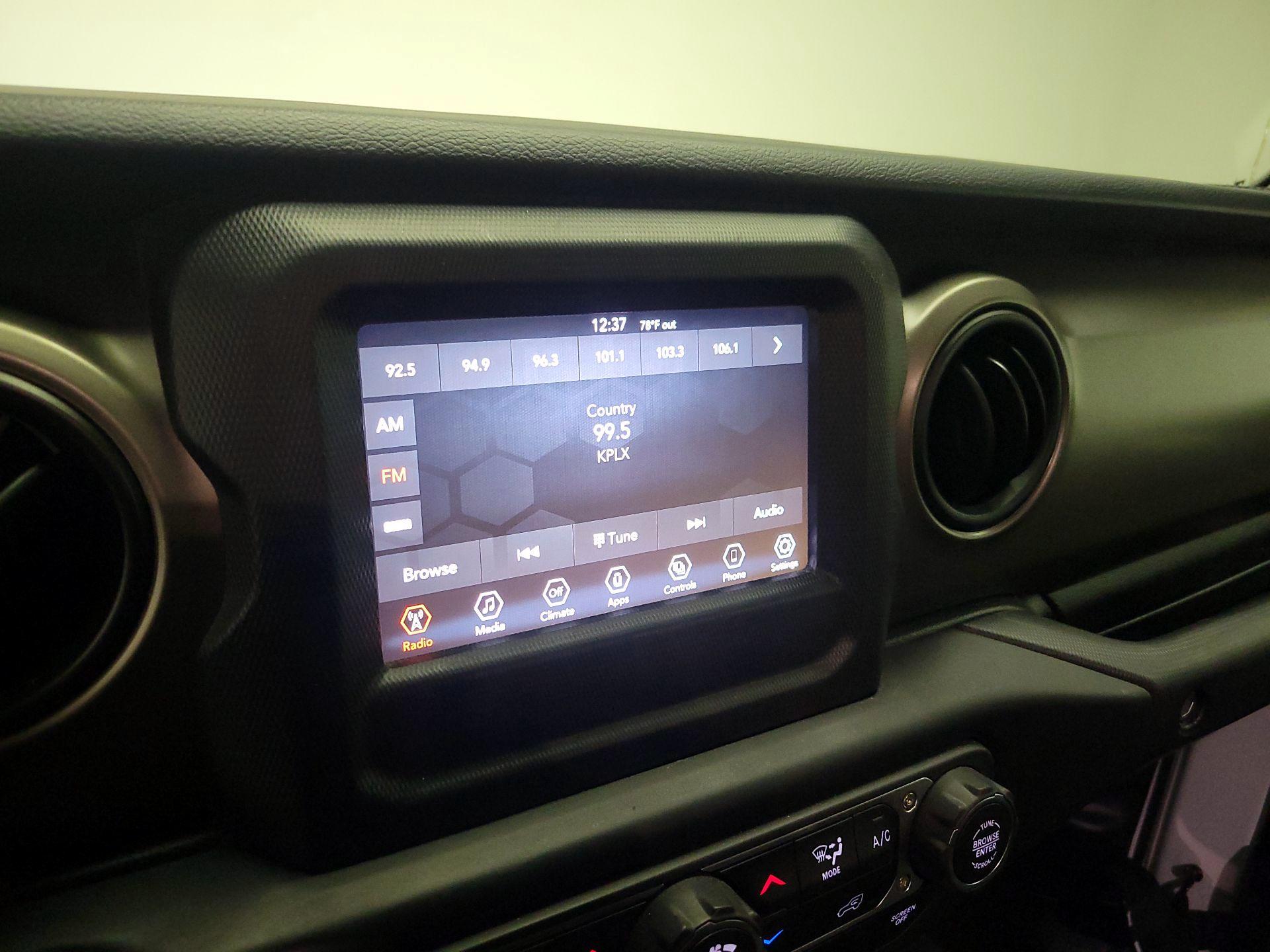 Thumbnail: 2021 Jeep Wrangler - 15