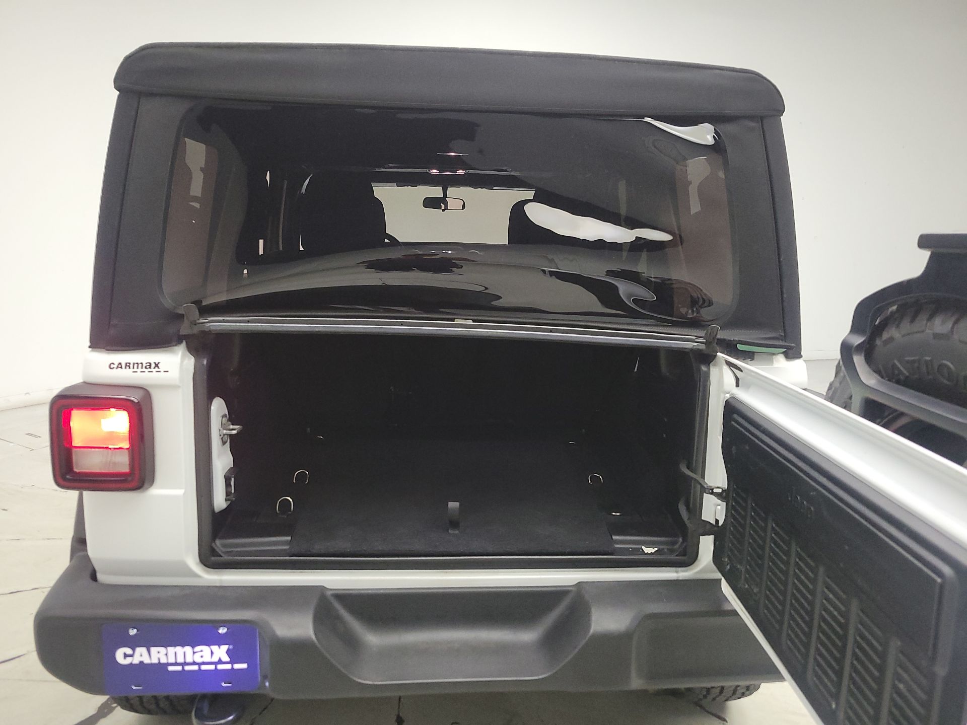 Thumbnail: 2021 Jeep Wrangler - 19