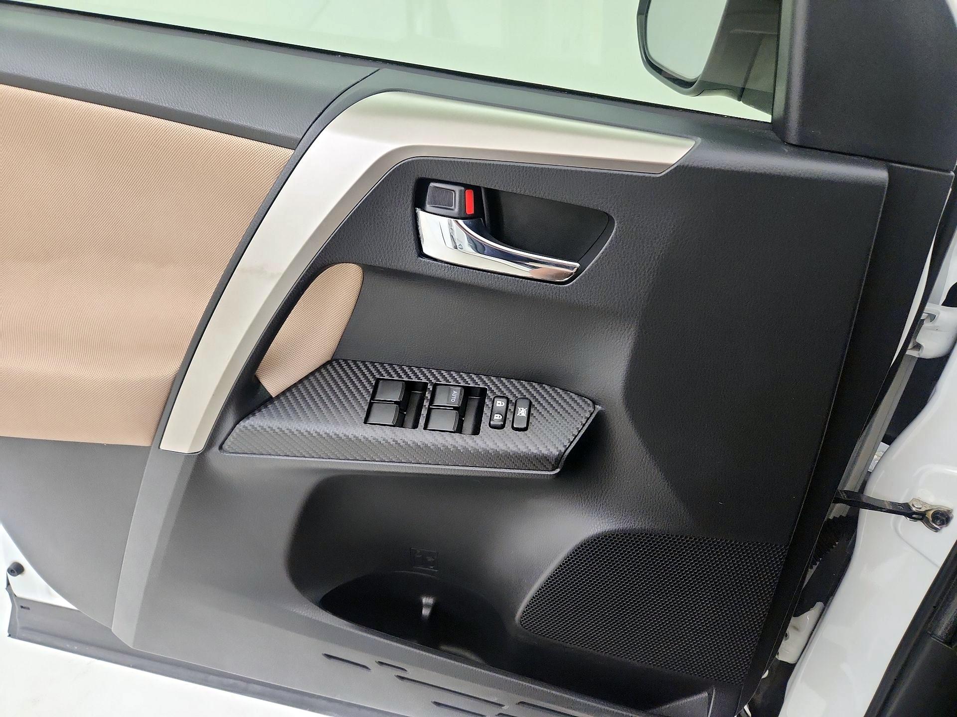 Thumbnail: 2014 Toyota RAV4 - 12