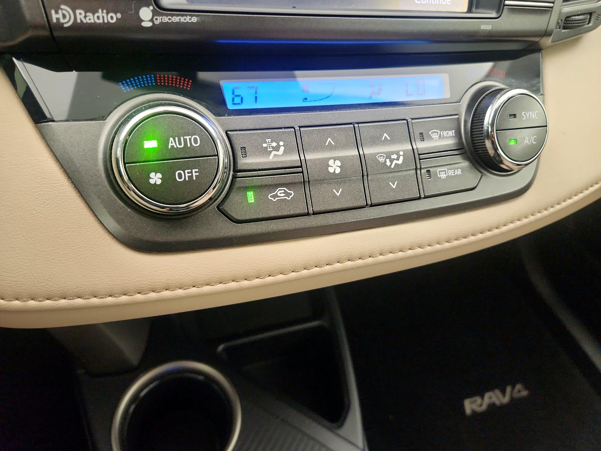 Thumbnail: 2014 Toyota RAV4 - 16