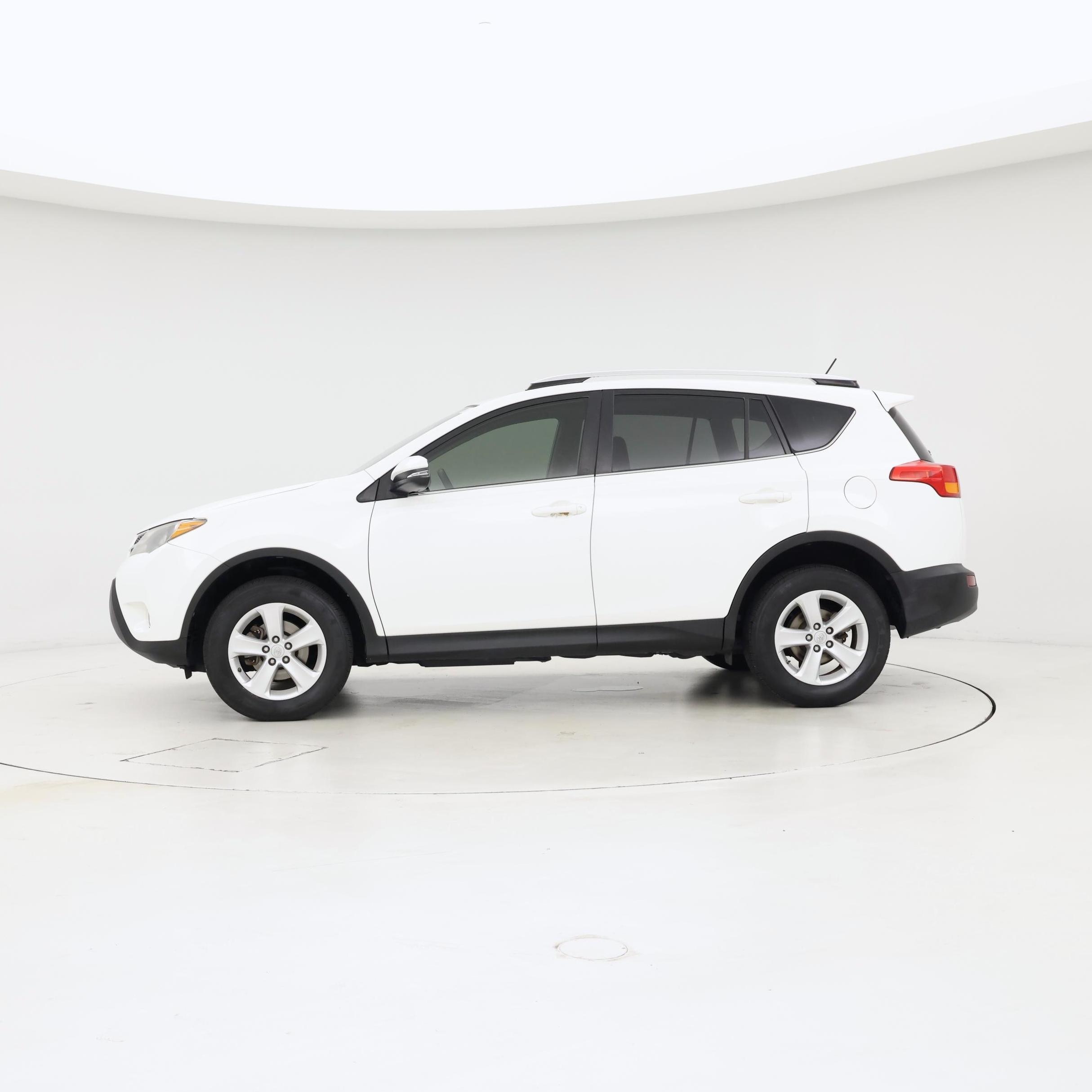 Thumbnail: 2014 Toyota RAV4 - 3