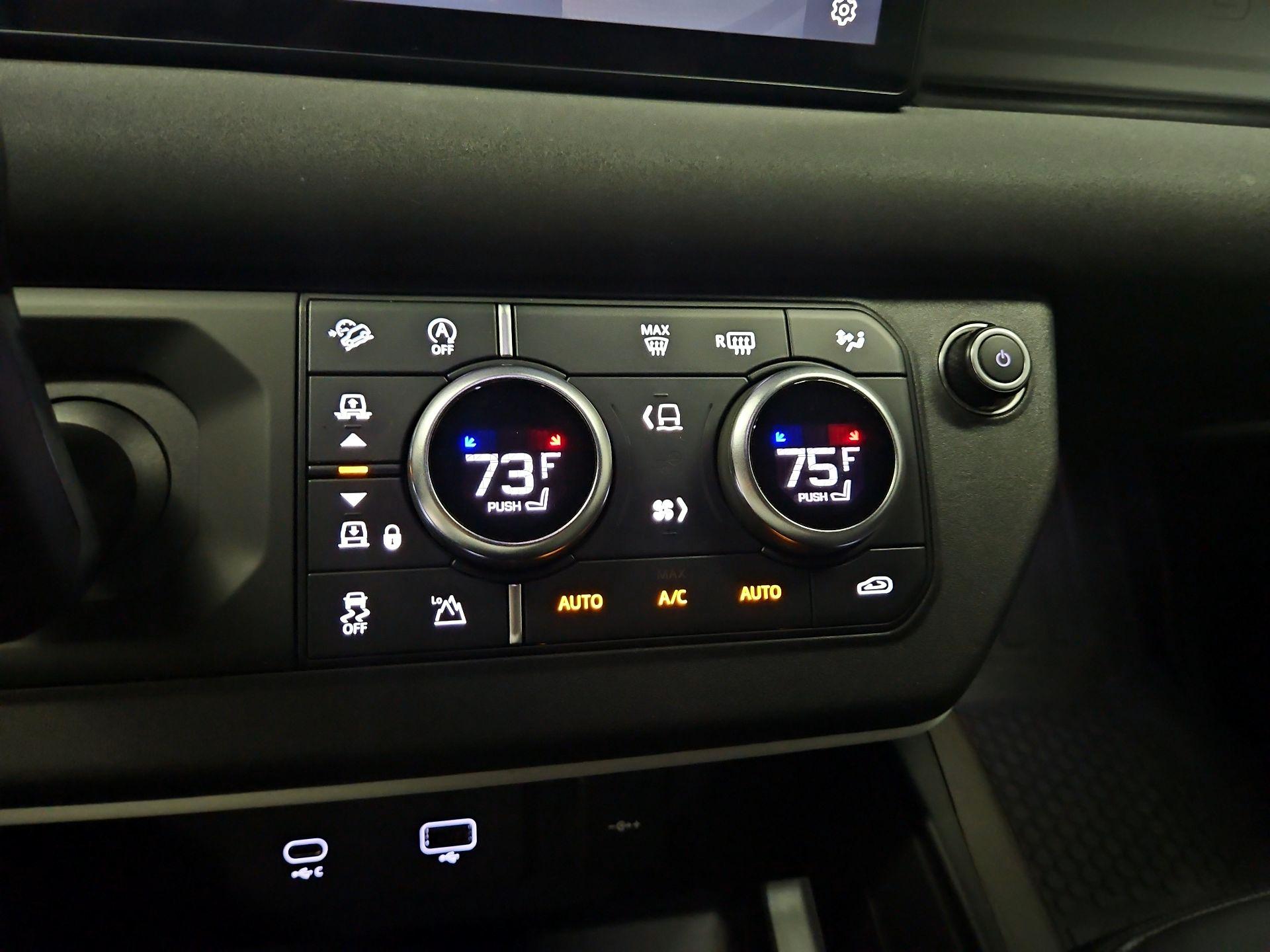 Thumbnail: 2023 Land Rover Defender - 17