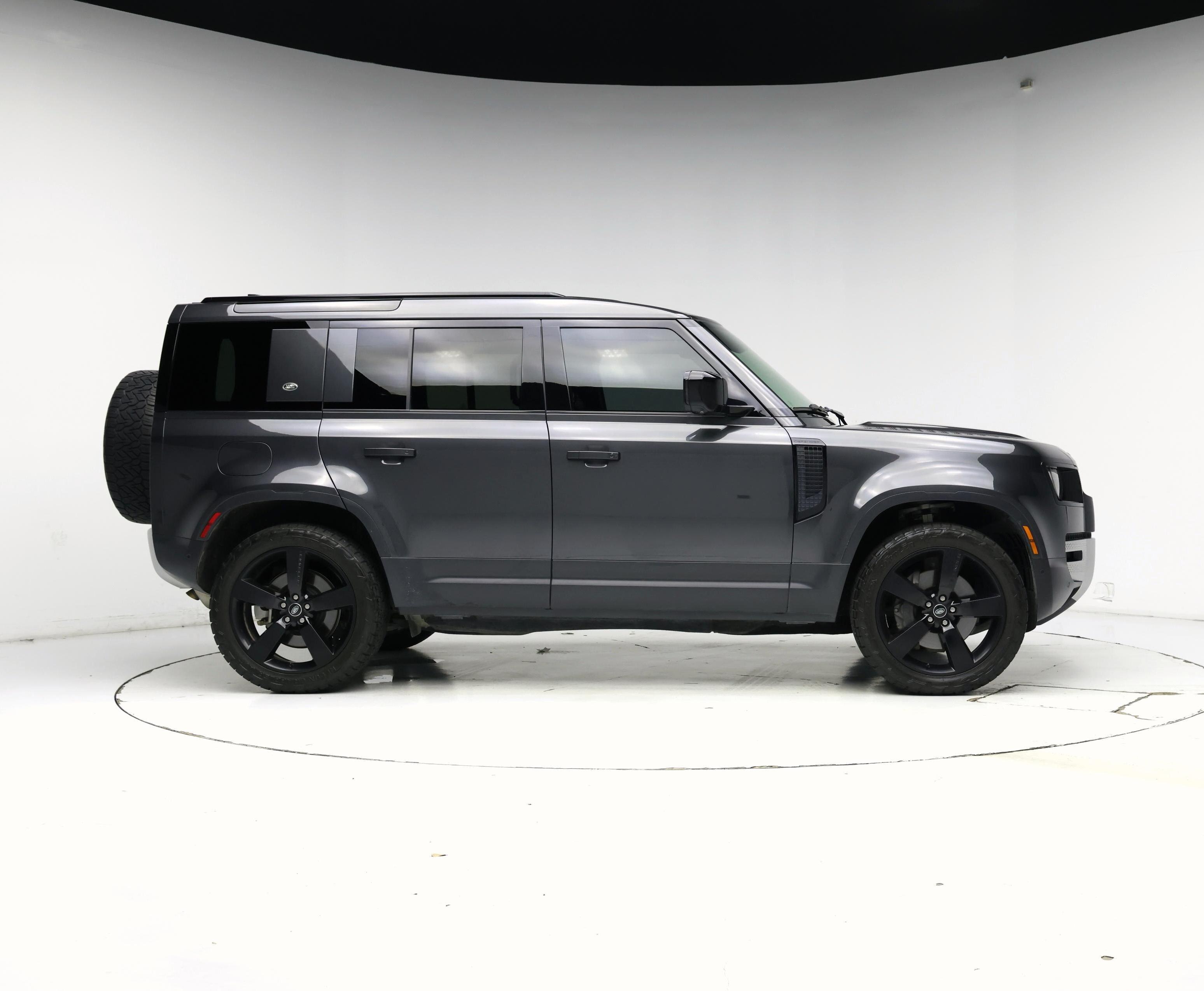 Thumbnail: 2023 Land Rover Defender - 7