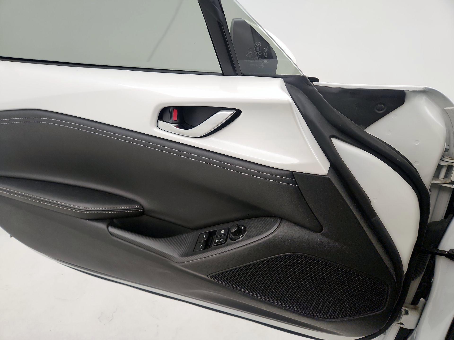 Thumbnail: 2020 Mazda MX-5 Miata - 10