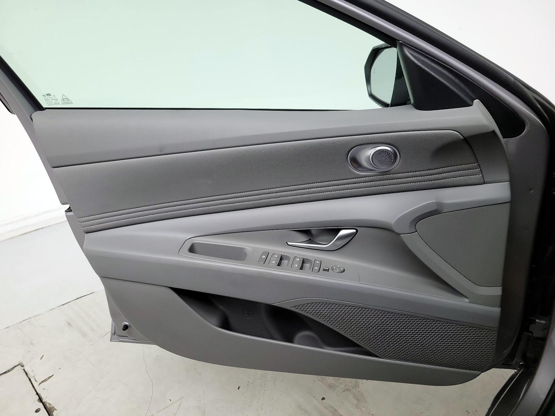 Thumbnail: 2025 Hyundai Elantra - 12