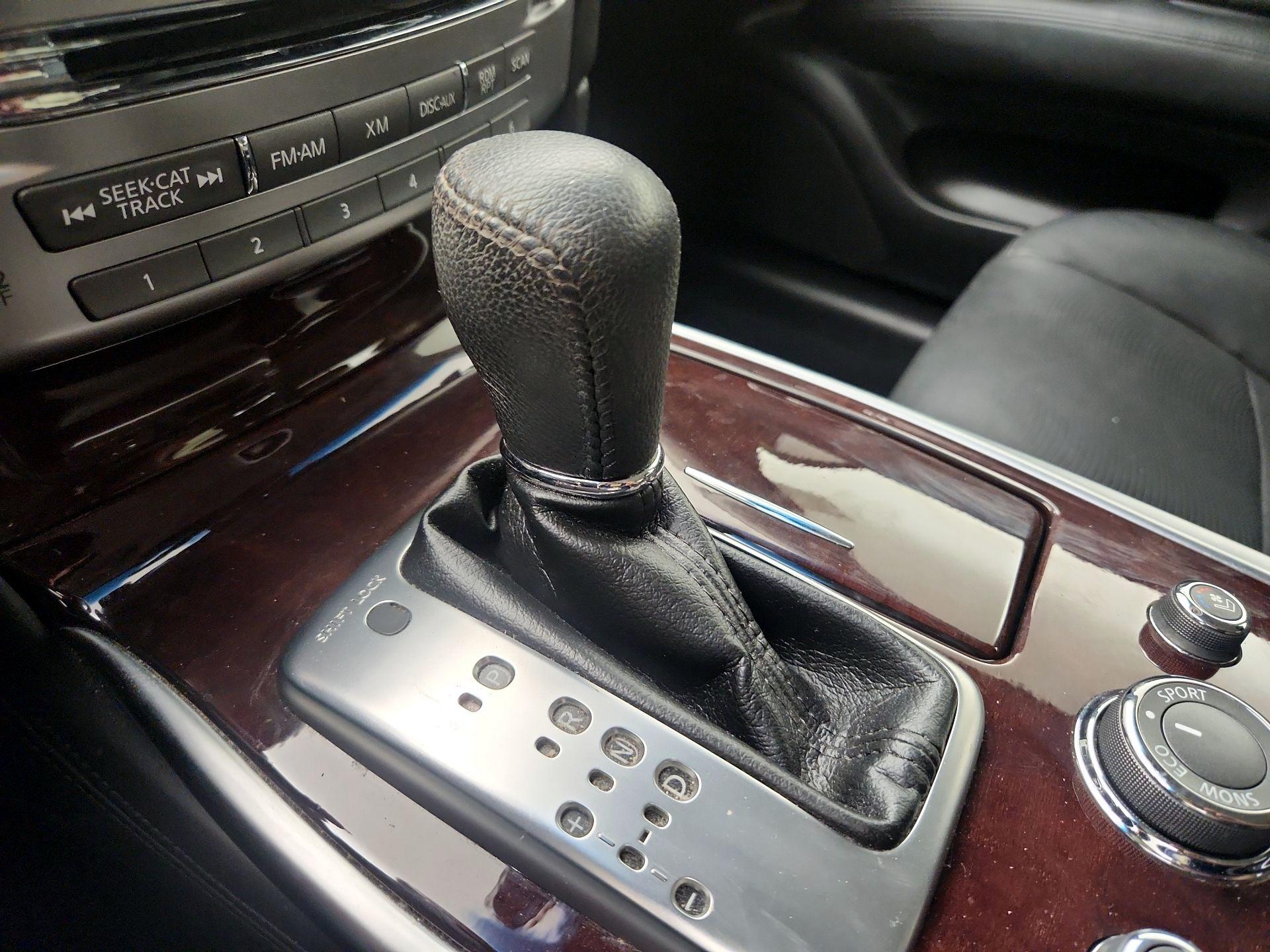 Thumbnail: 2016 INFINITI Q70 - 17