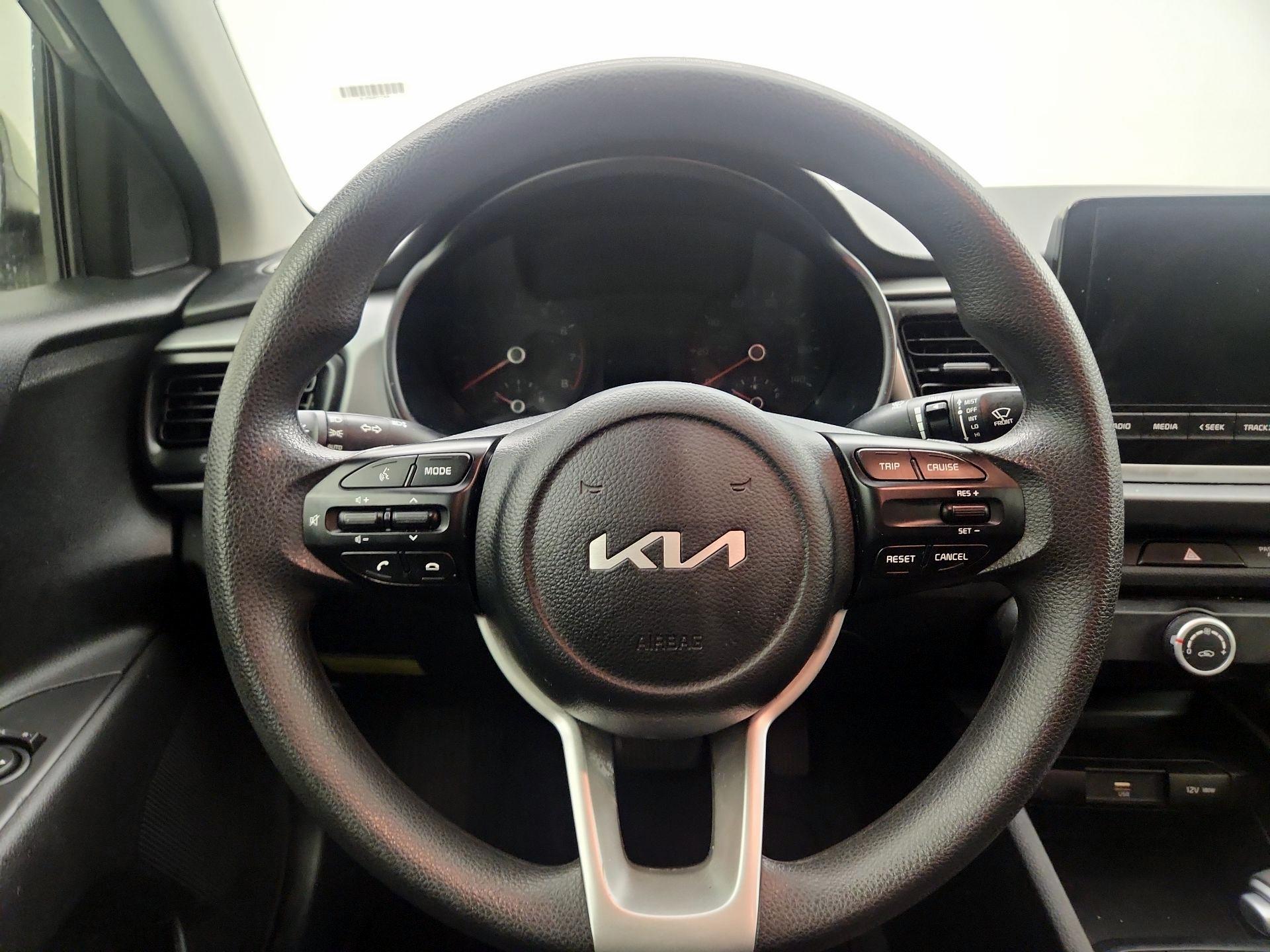 Thumbnail: 2022 Kia Rio - 10