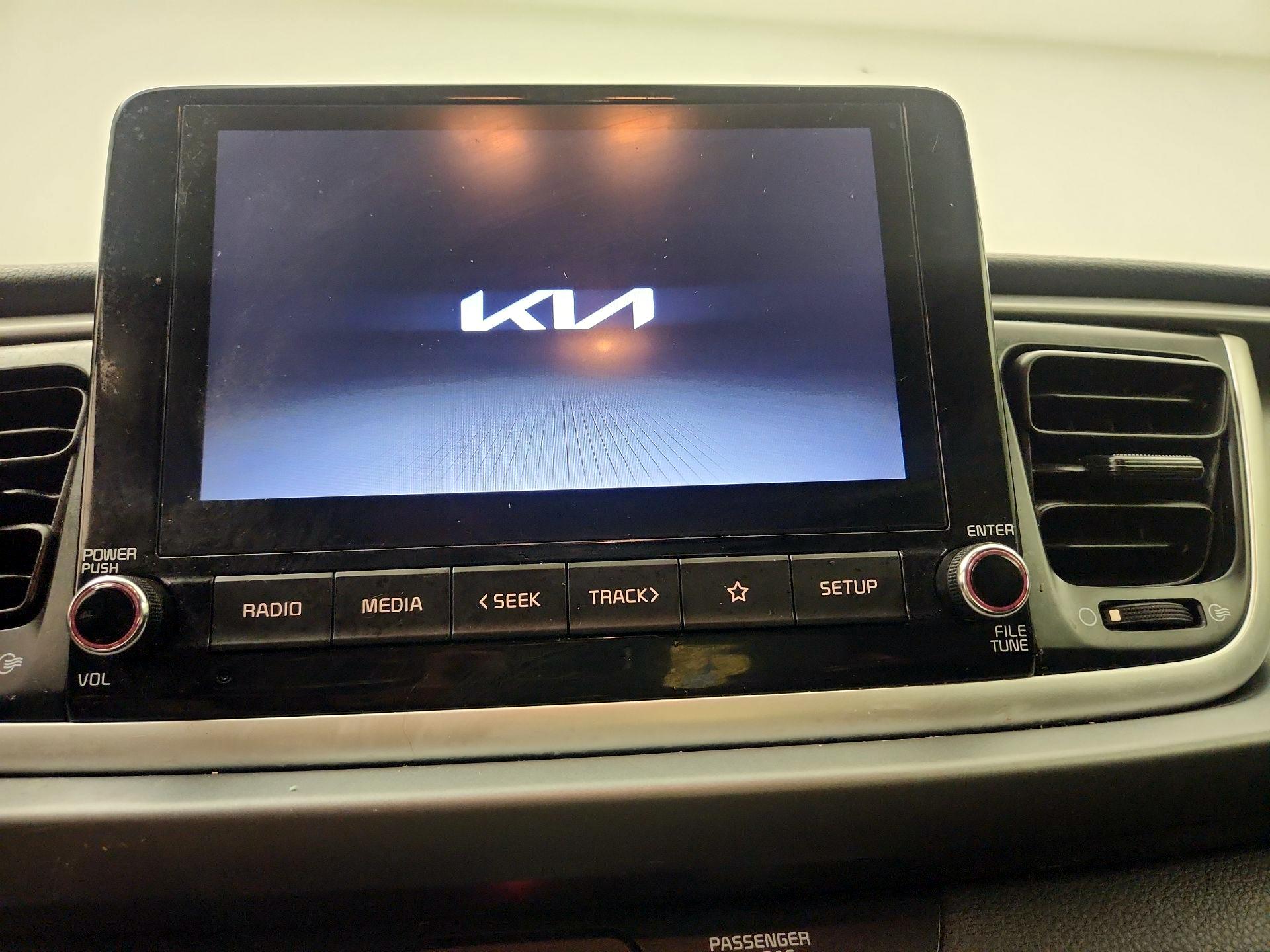 Thumbnail: 2022 Kia Rio - 15