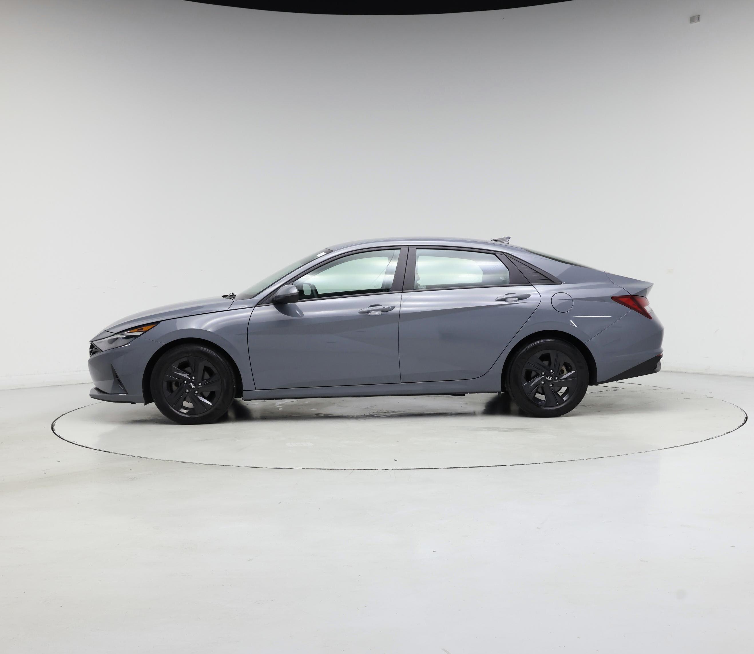 Thumbnail: 2023 Hyundai Elantra - 3