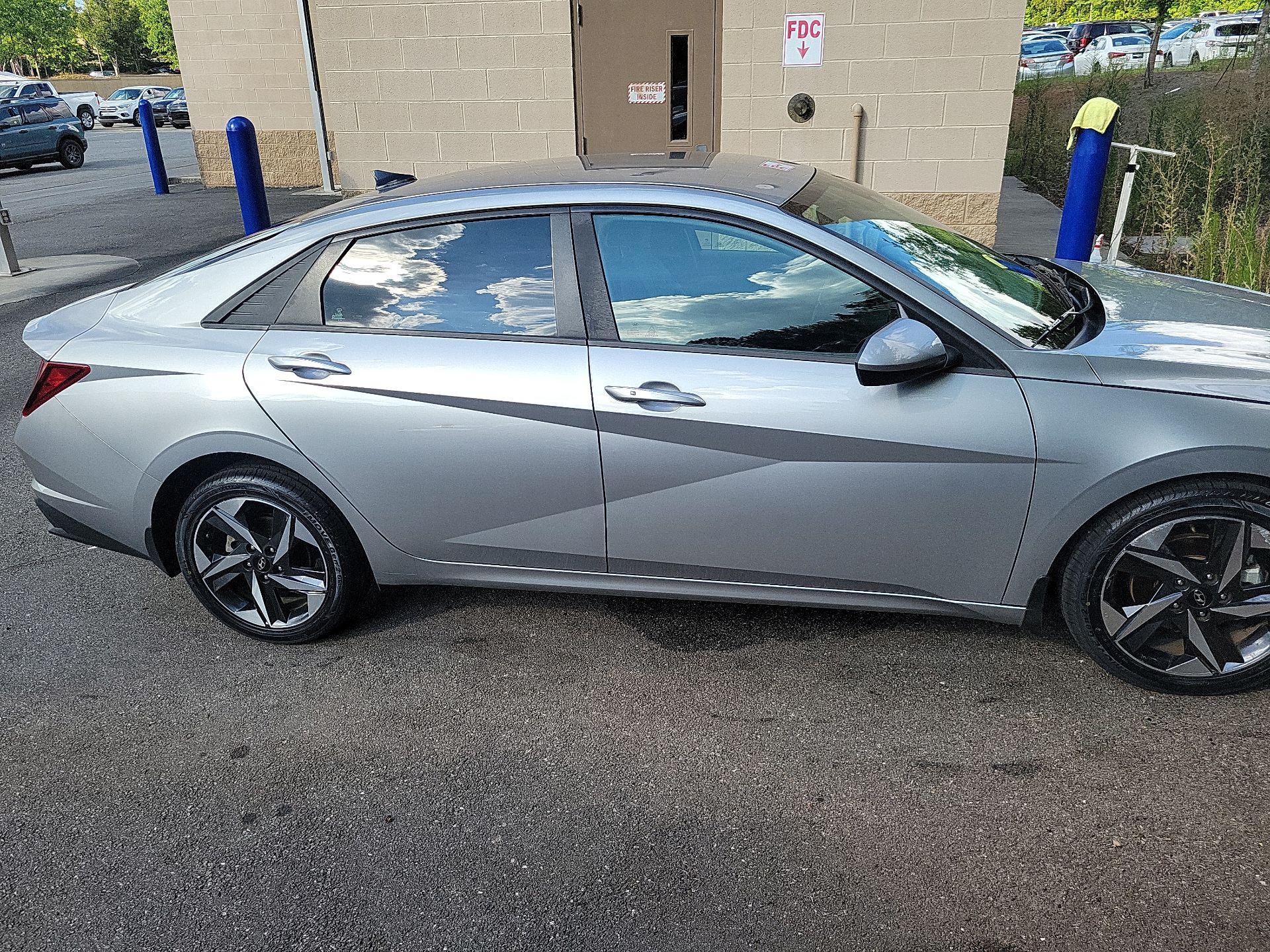 Thumbnail: 2023 Hyundai Elantra - 4