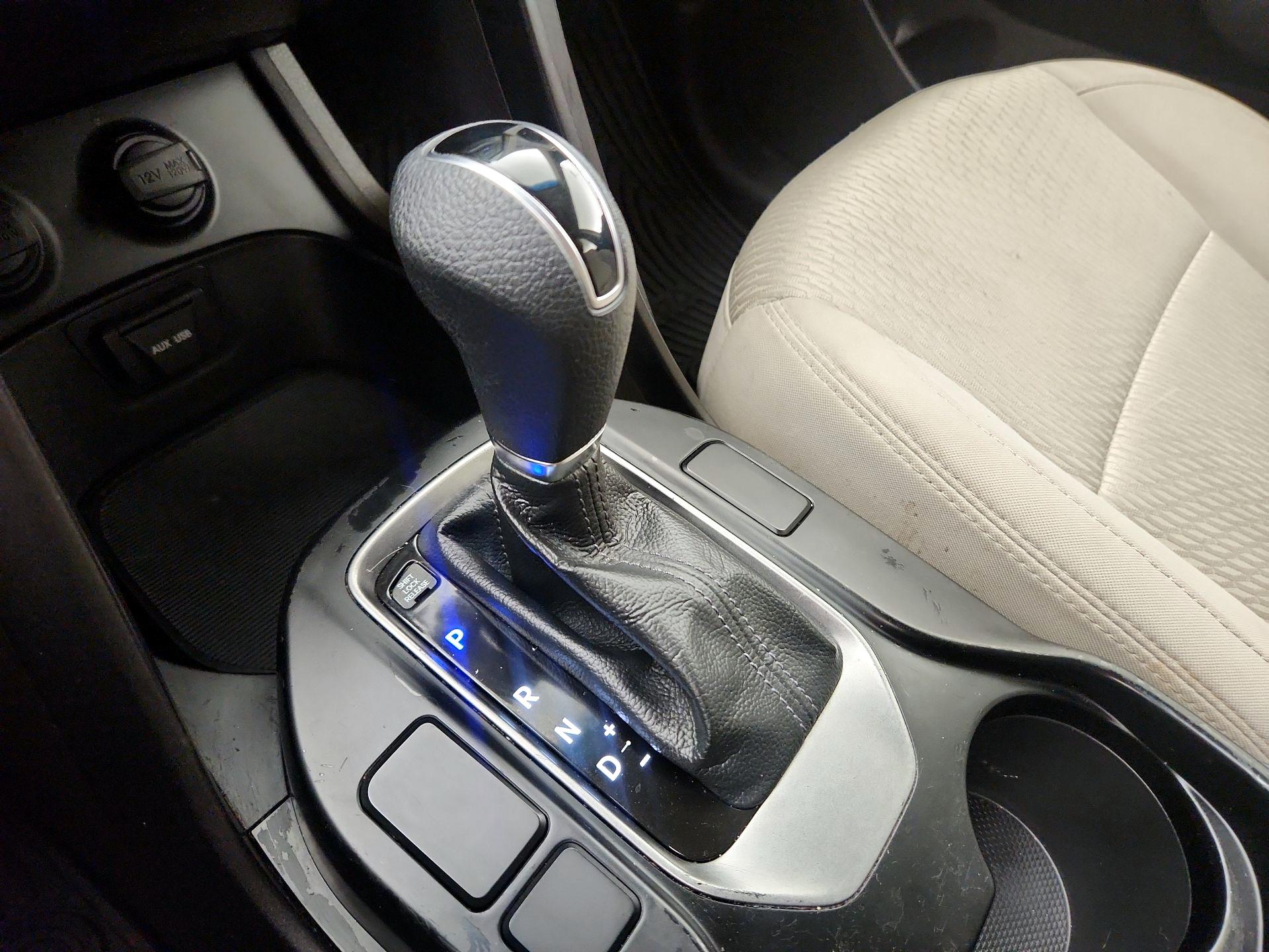 Thumbnail: 2013 Hyundai Santa Fe - 16
