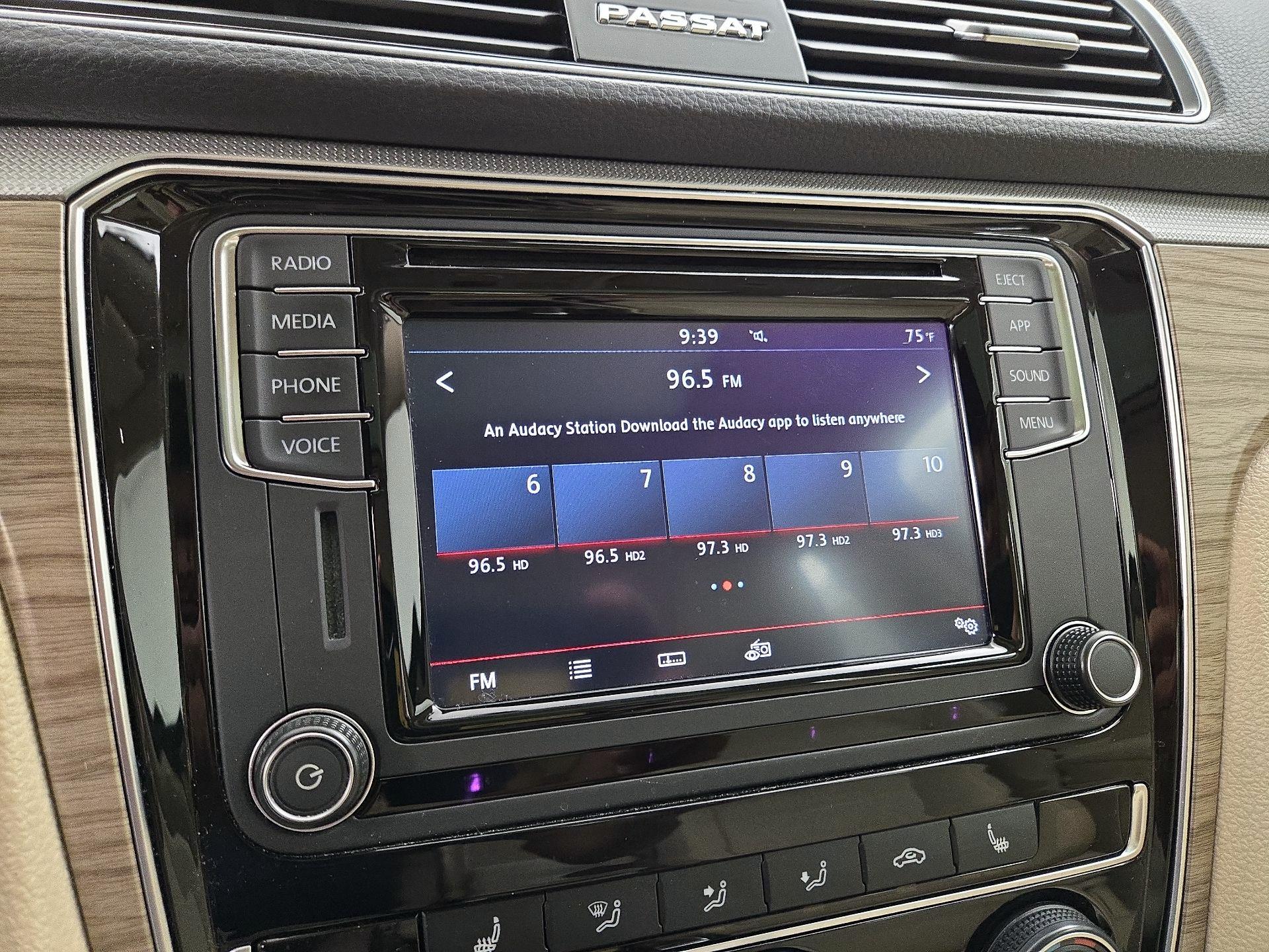 Thumbnail: 2018 Volkswagen Passat - 15