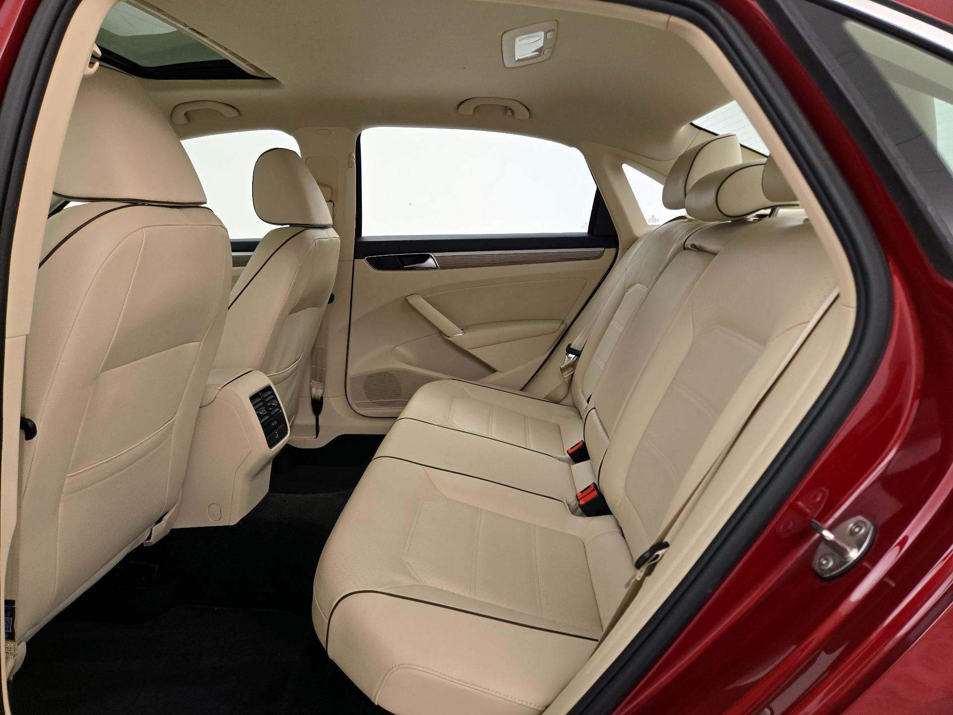 Thumbnail: 2018 Volkswagen Passat - 20