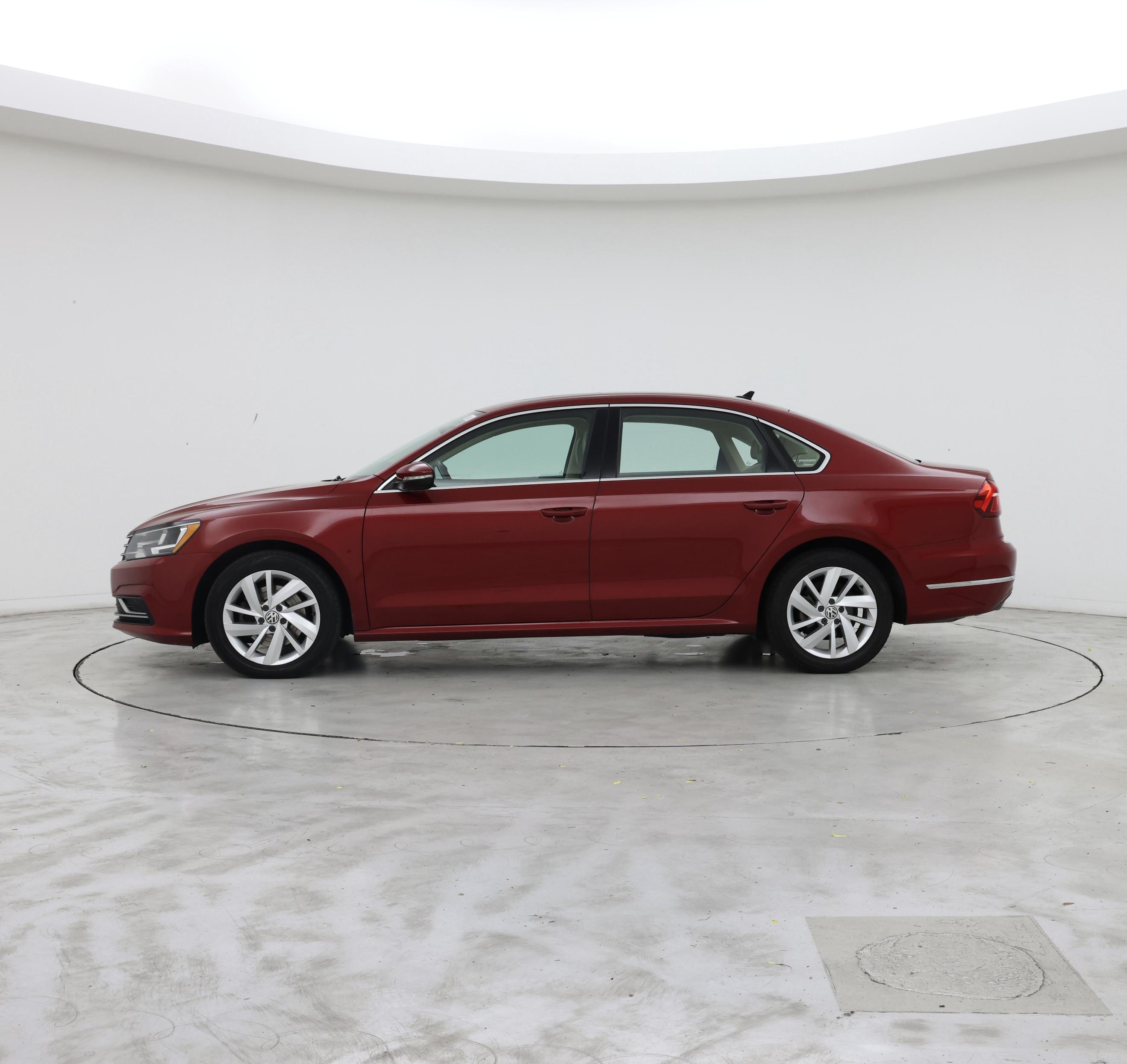 Thumbnail: 2018 Volkswagen Passat - 3