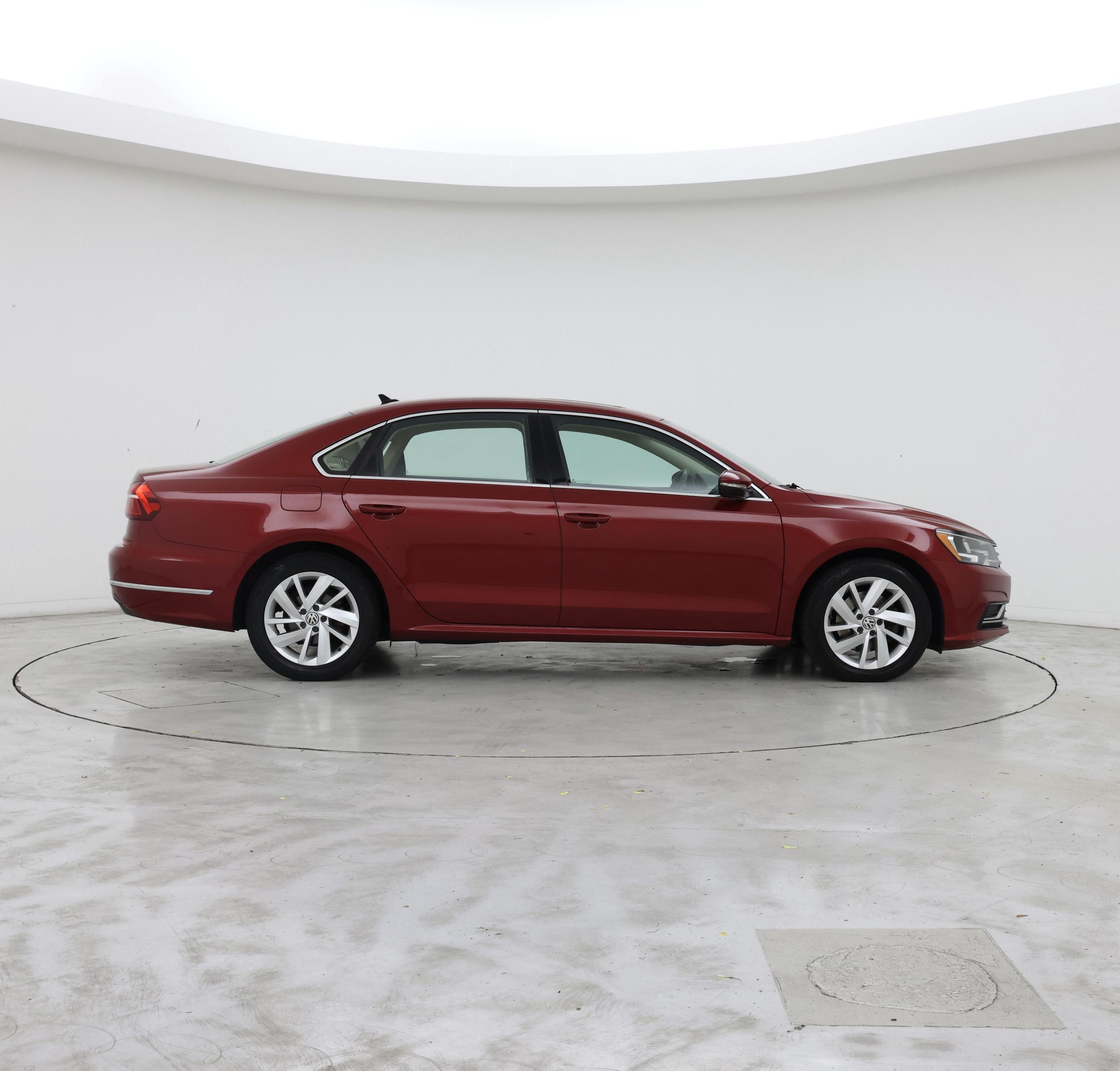 Thumbnail: 2018 Volkswagen Passat - 7