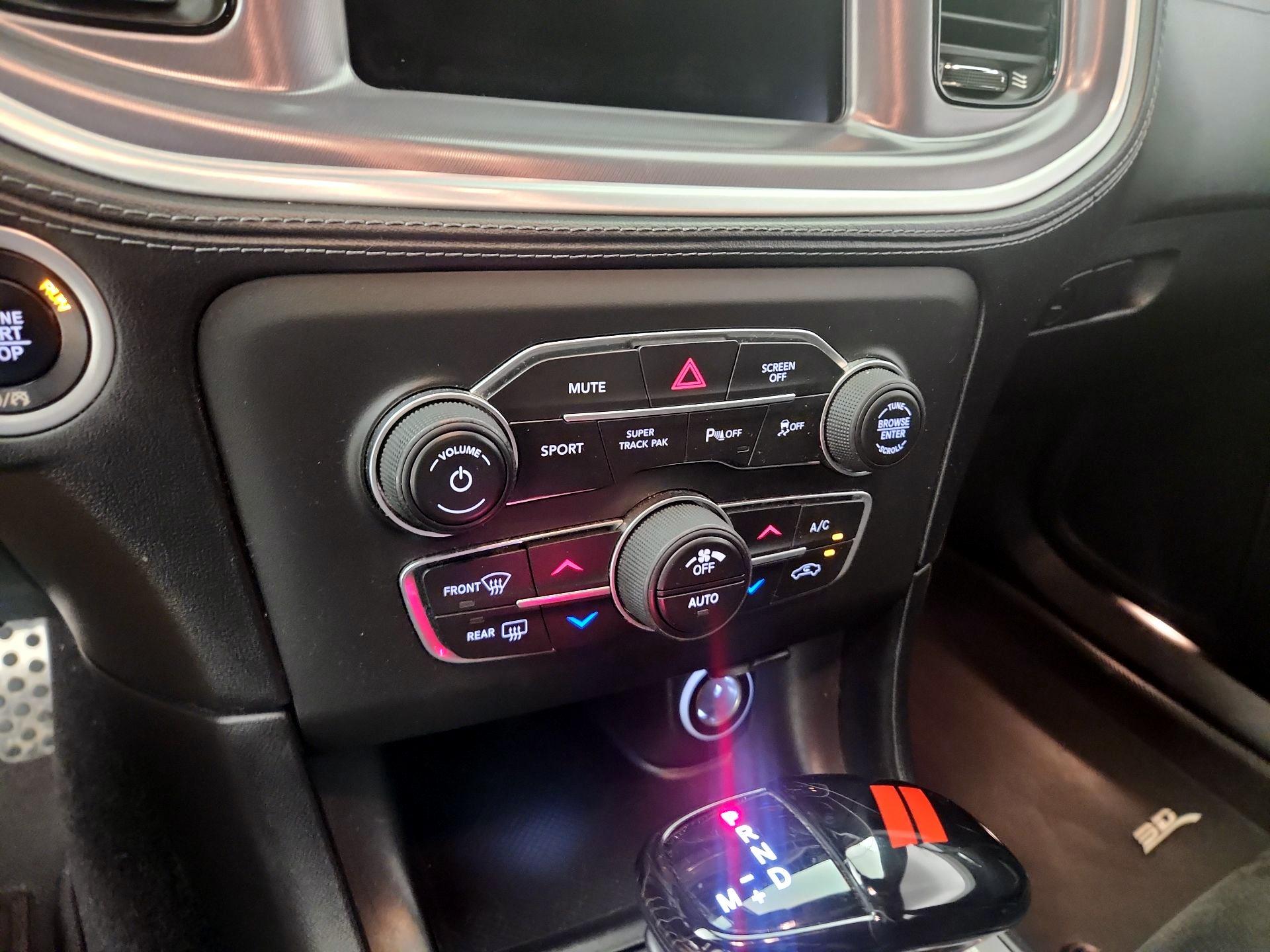 Thumbnail: 2020 Dodge Charger - 16