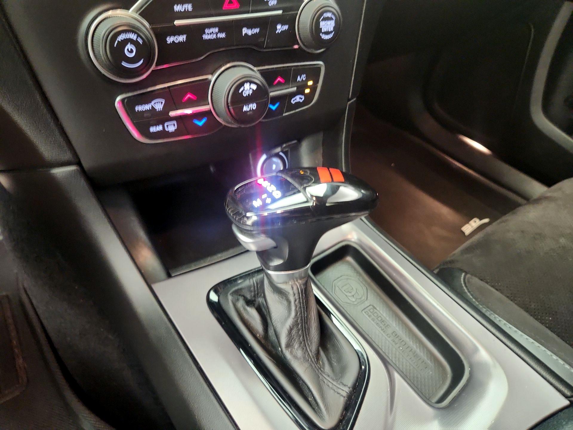 Thumbnail: 2020 Dodge Charger - 17