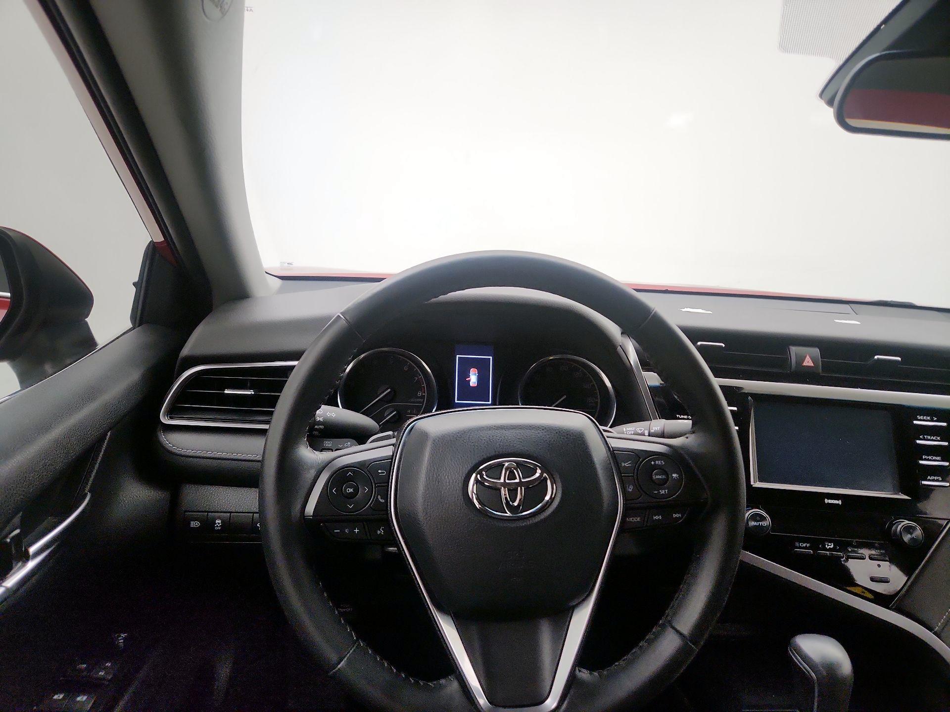Thumbnail: 2020 Toyota Camry - 10