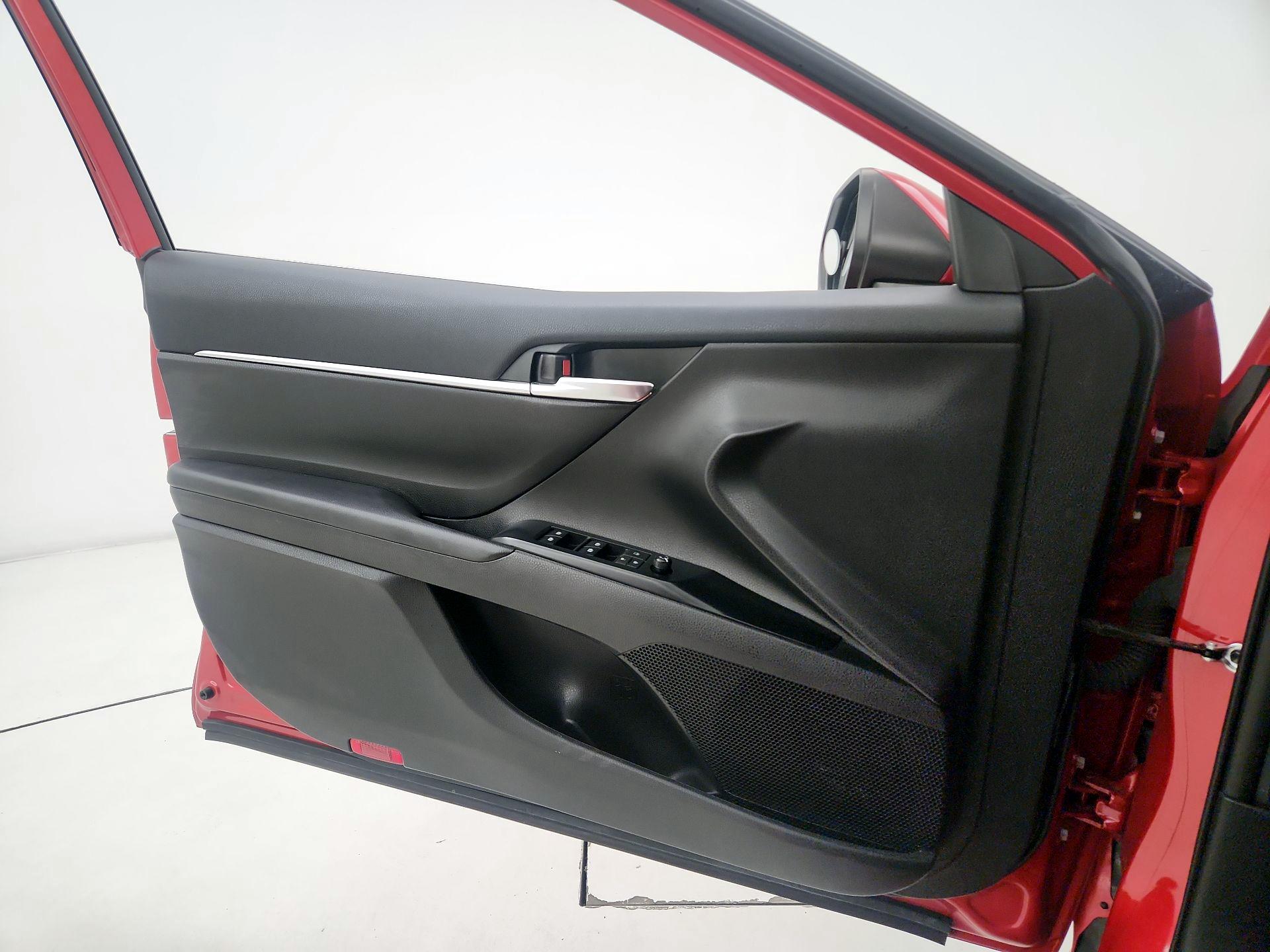 Thumbnail: 2020 Toyota Camry - 12