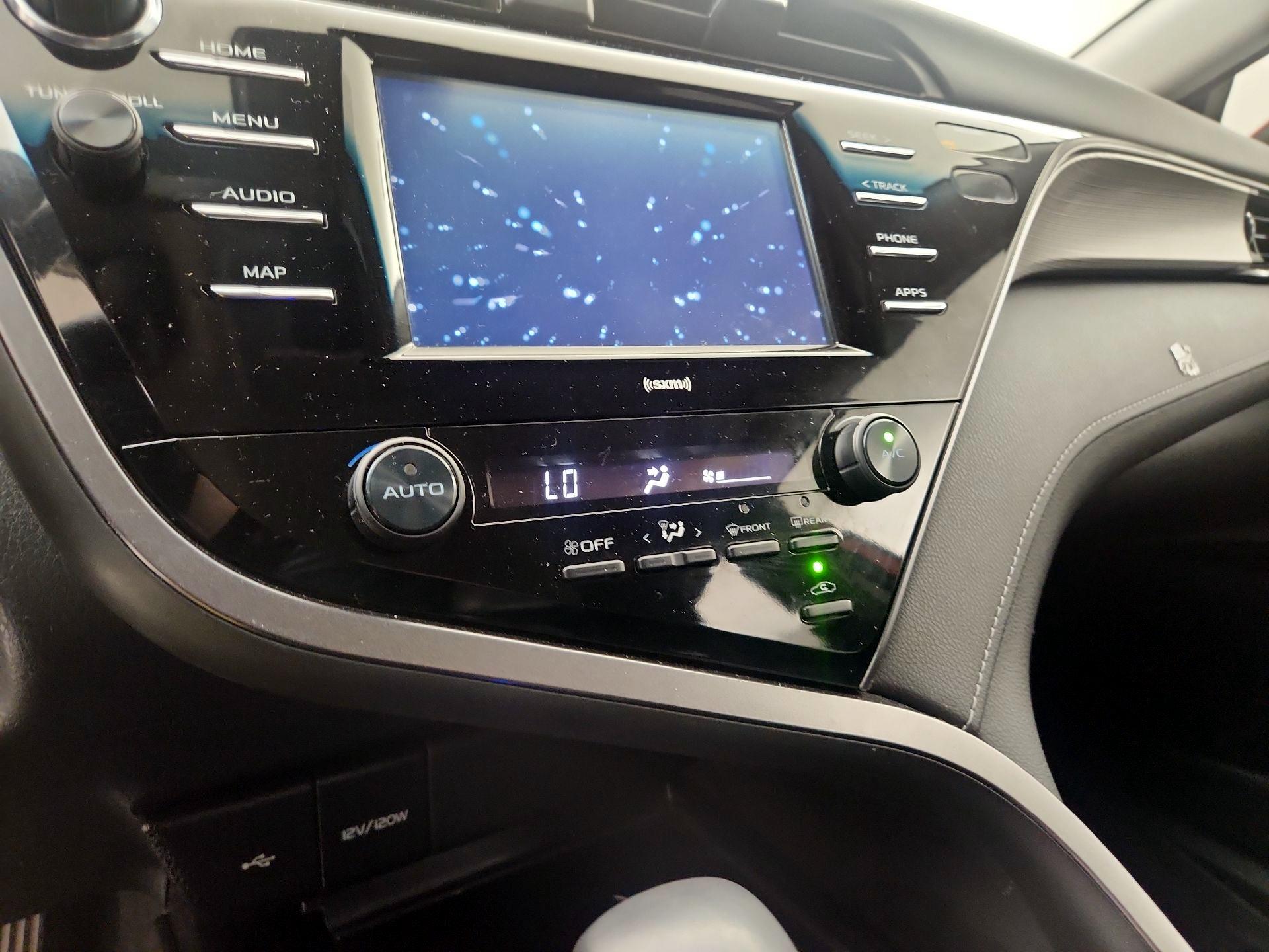 Thumbnail: 2020 Toyota Camry - 16