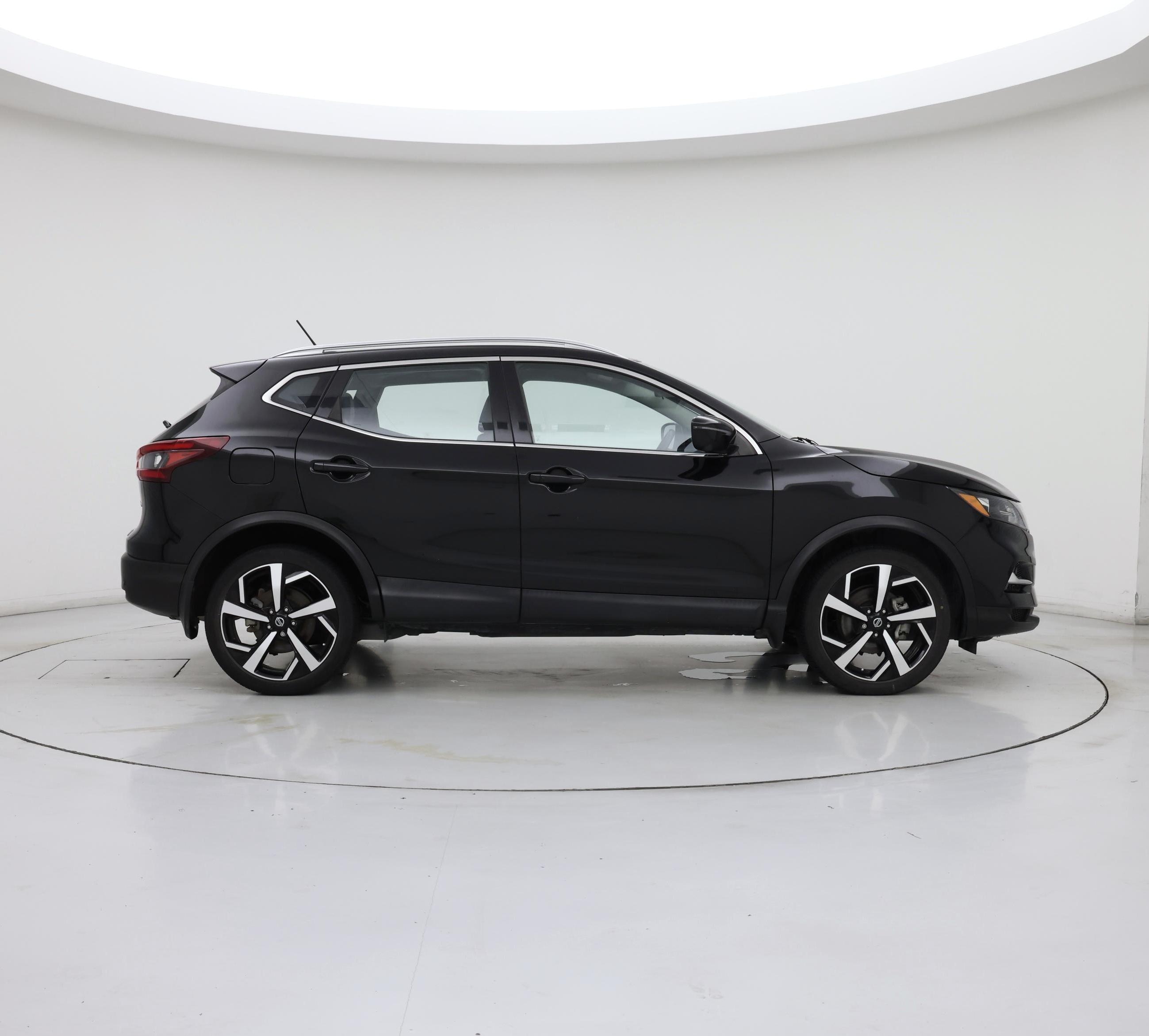 Thumbnail: 2022 Nissan Rogue Sport - 7