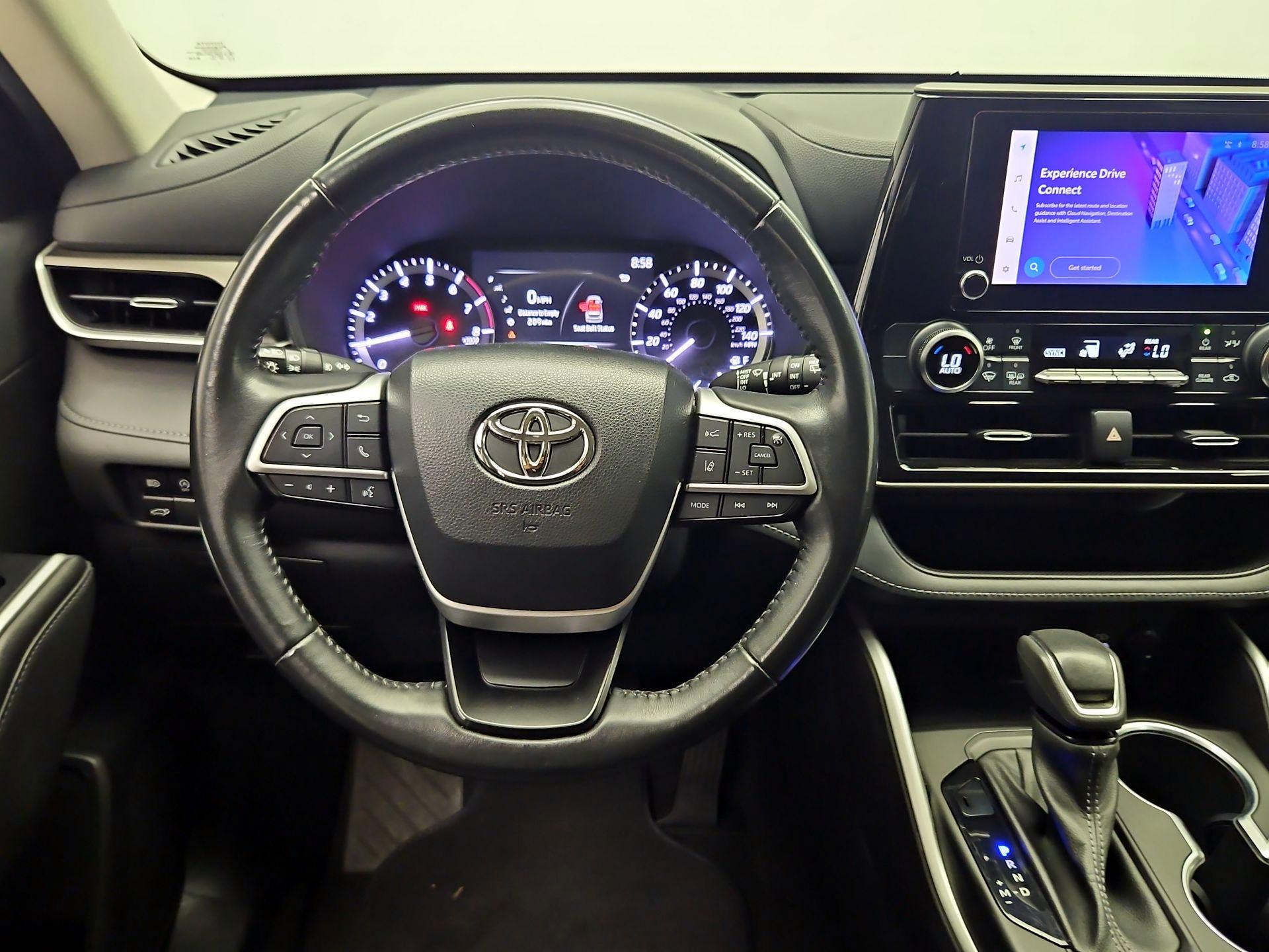 Thumbnail: 2023 Toyota Highlander - 10